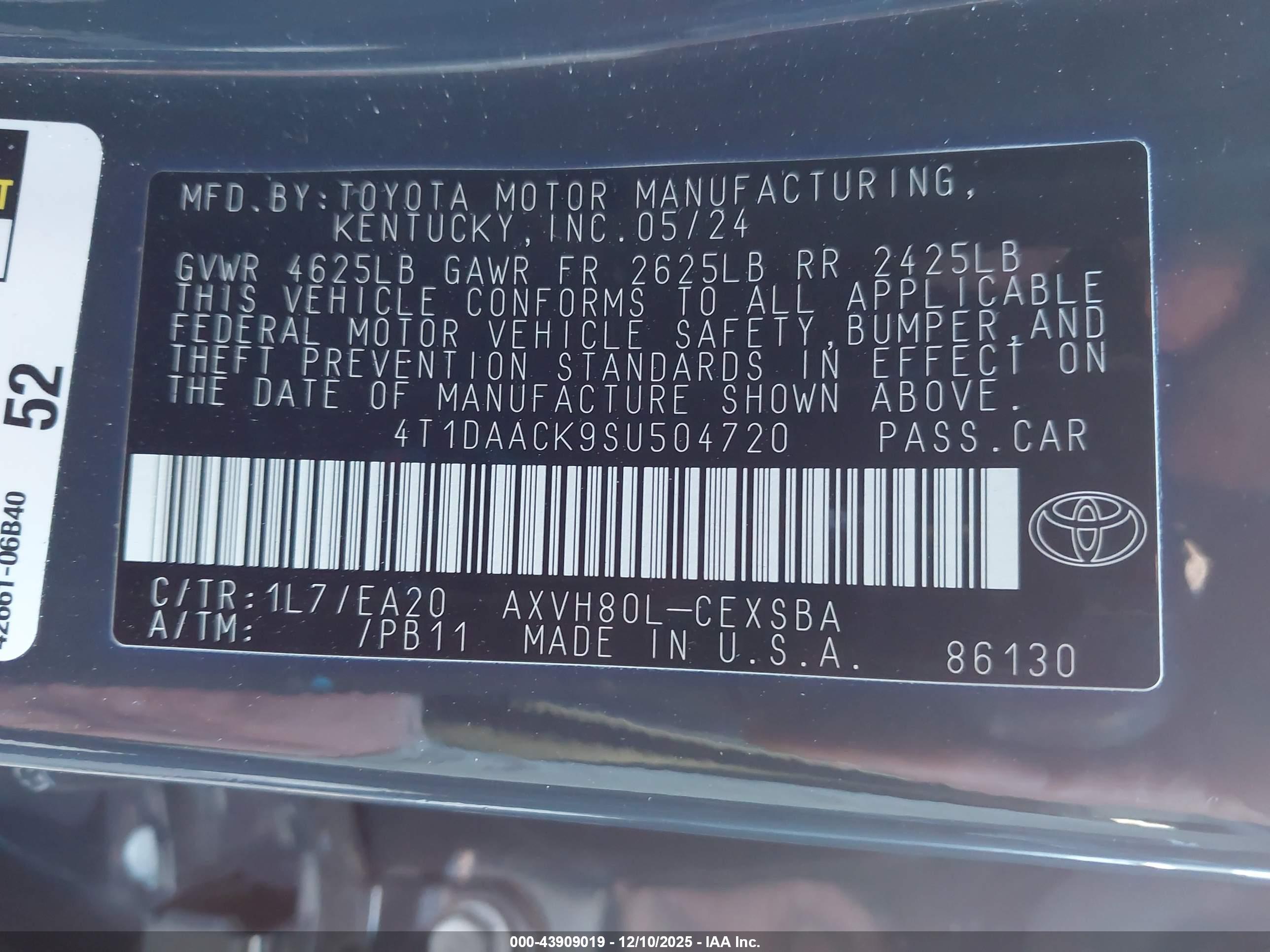 TOYOTA CAMRY image 9