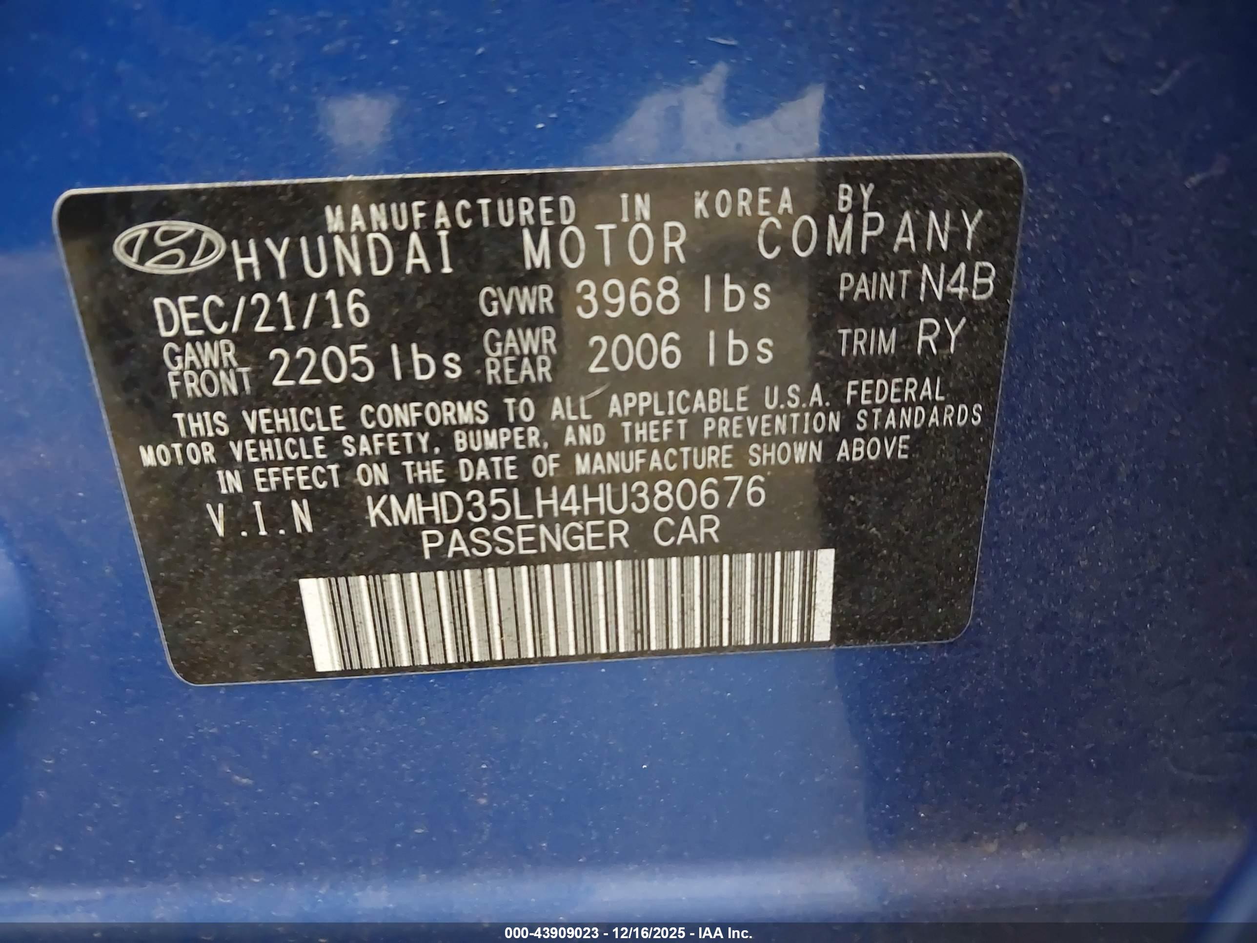 HYUNDAI ELANTRA image 9