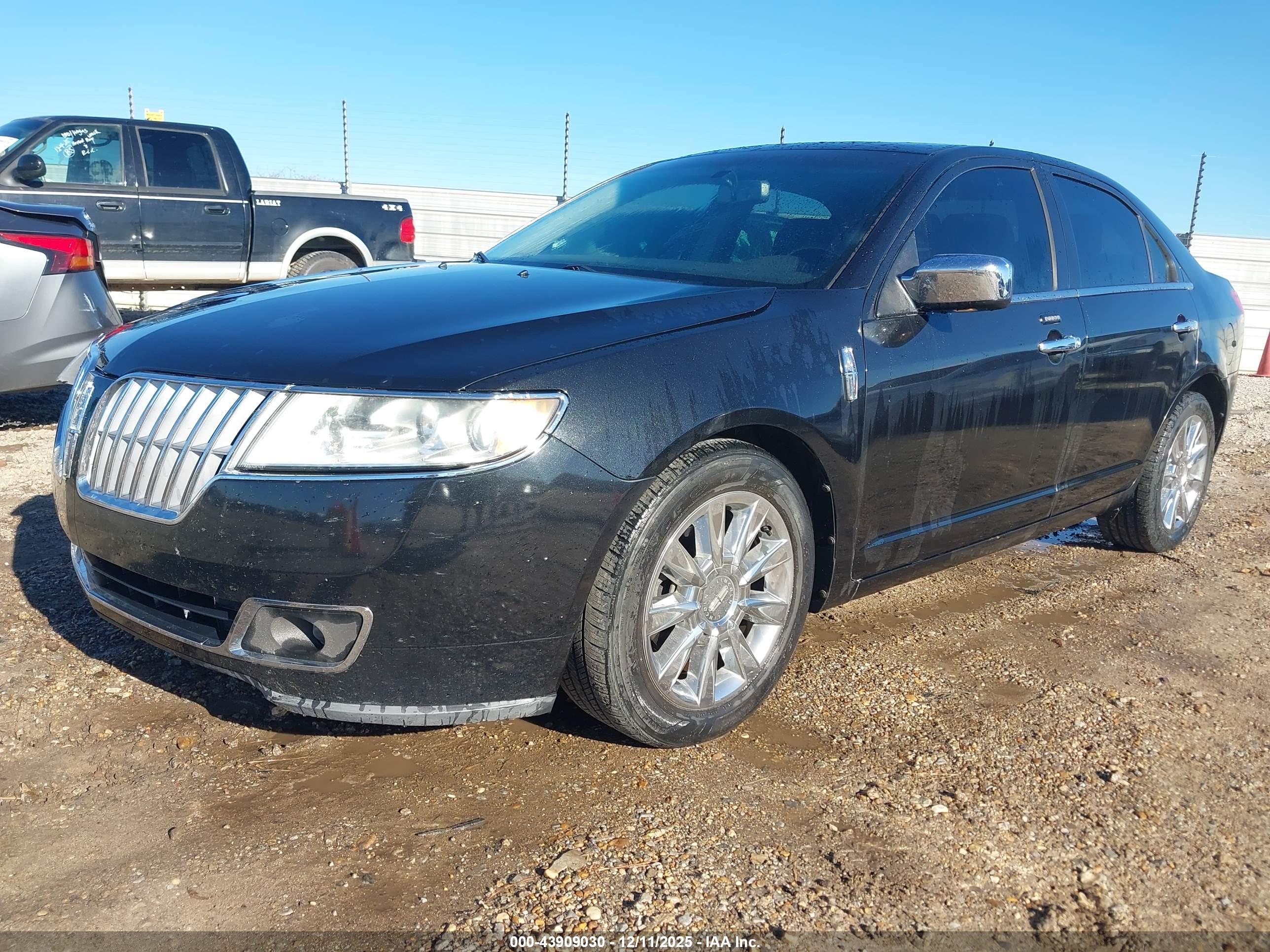 LINCOLN MKZ image 2