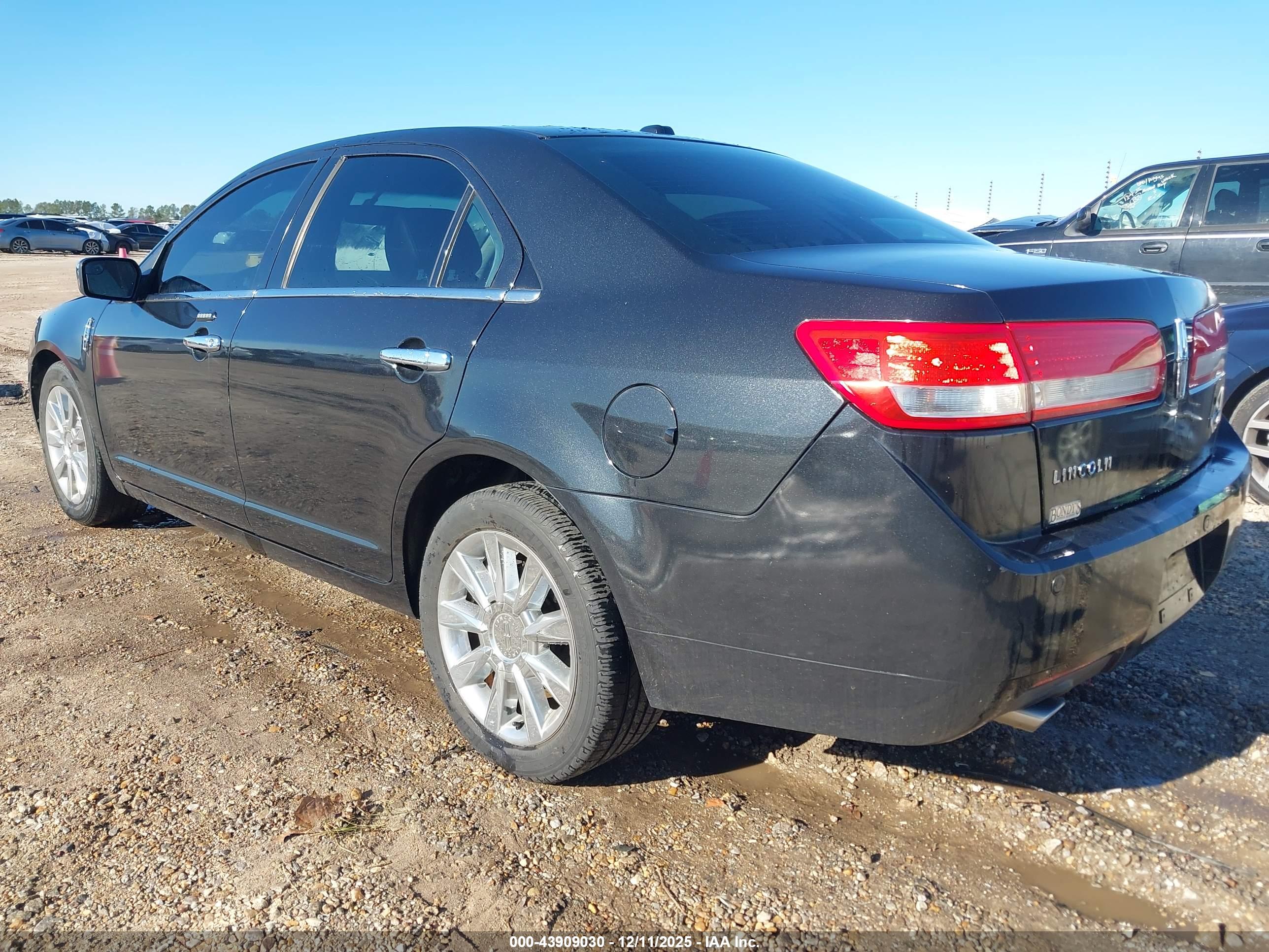 LINCOLN MKZ image 3