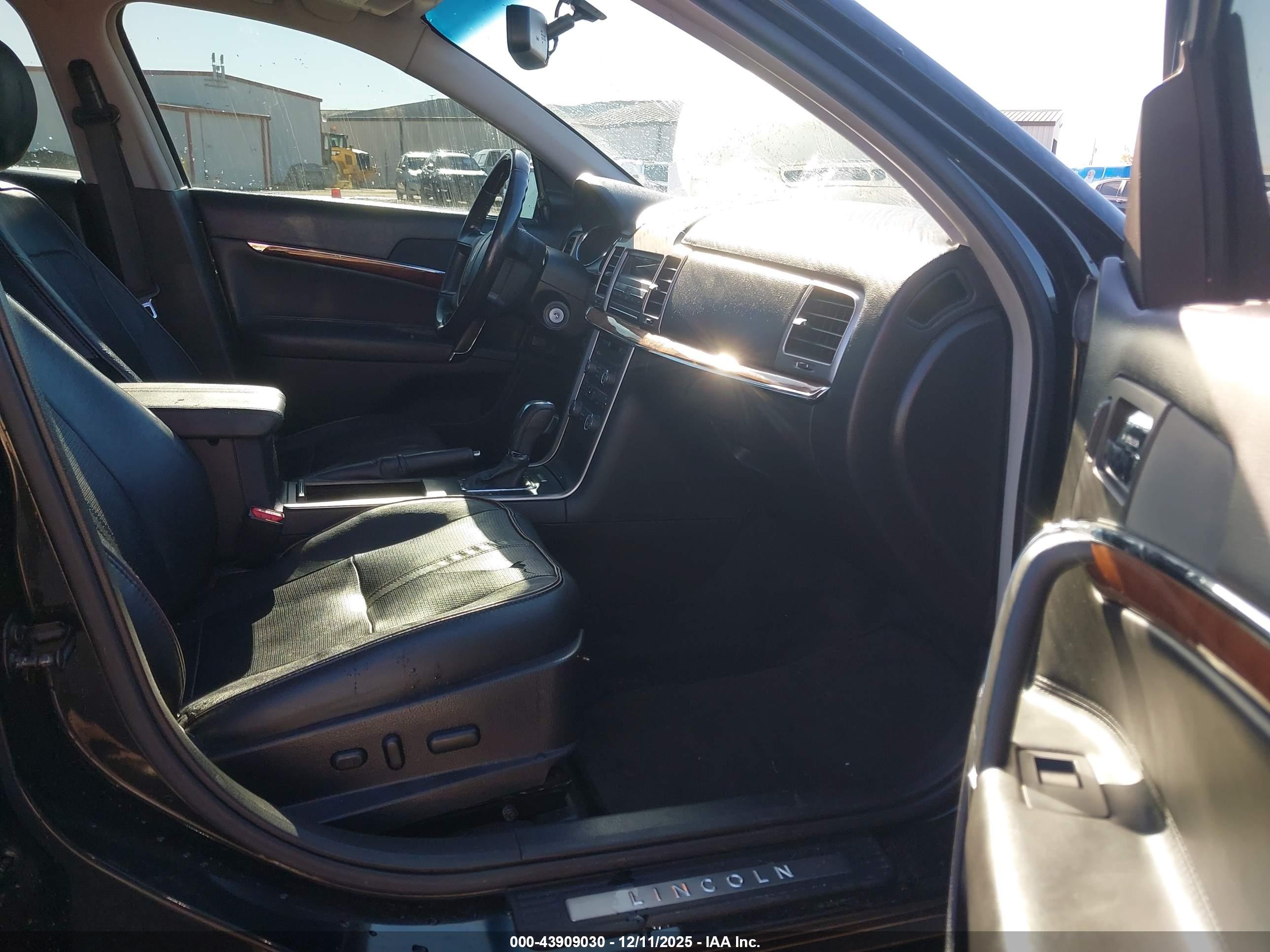 LINCOLN MKZ image 5