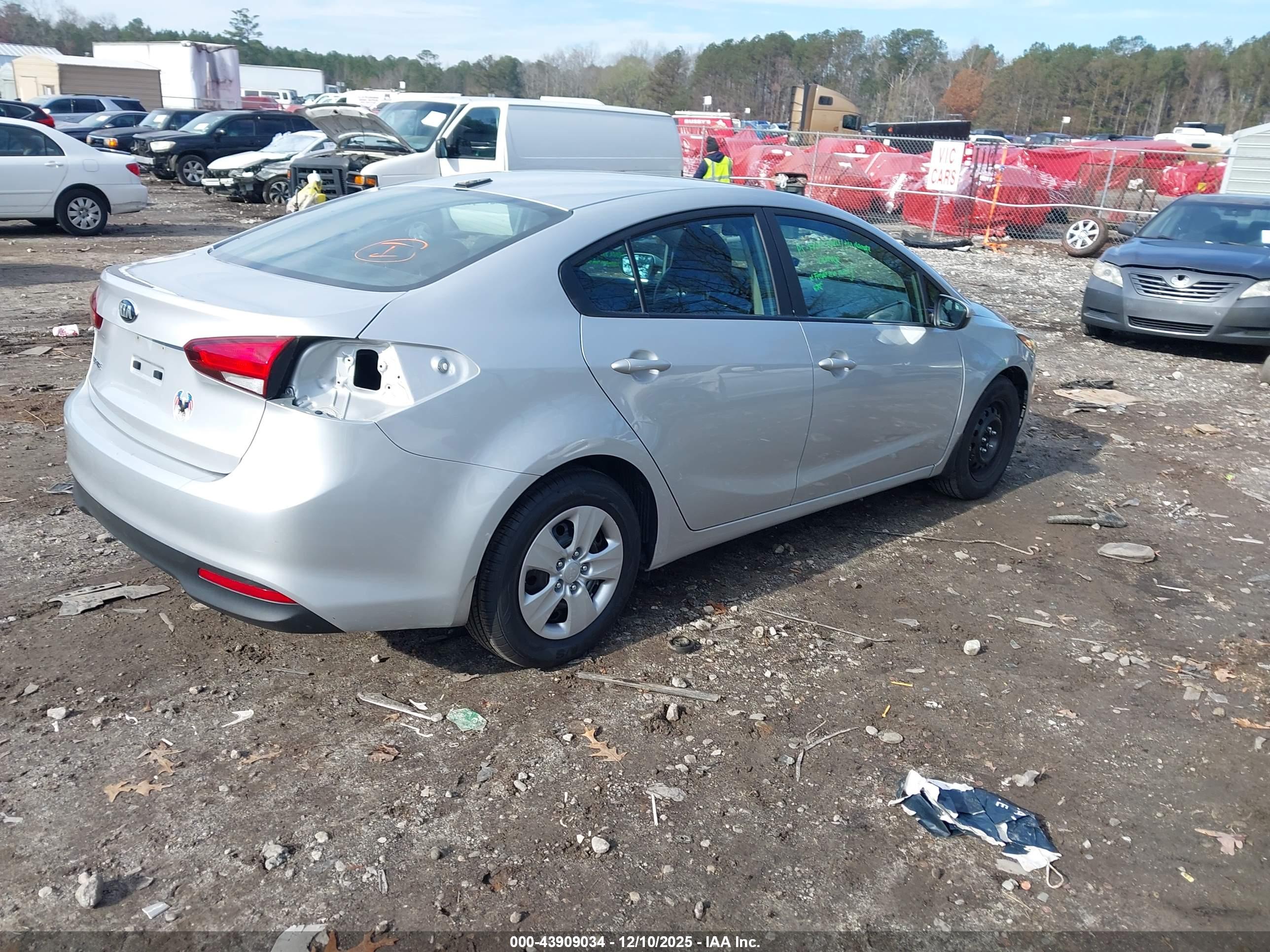 KIA FORTE image 4