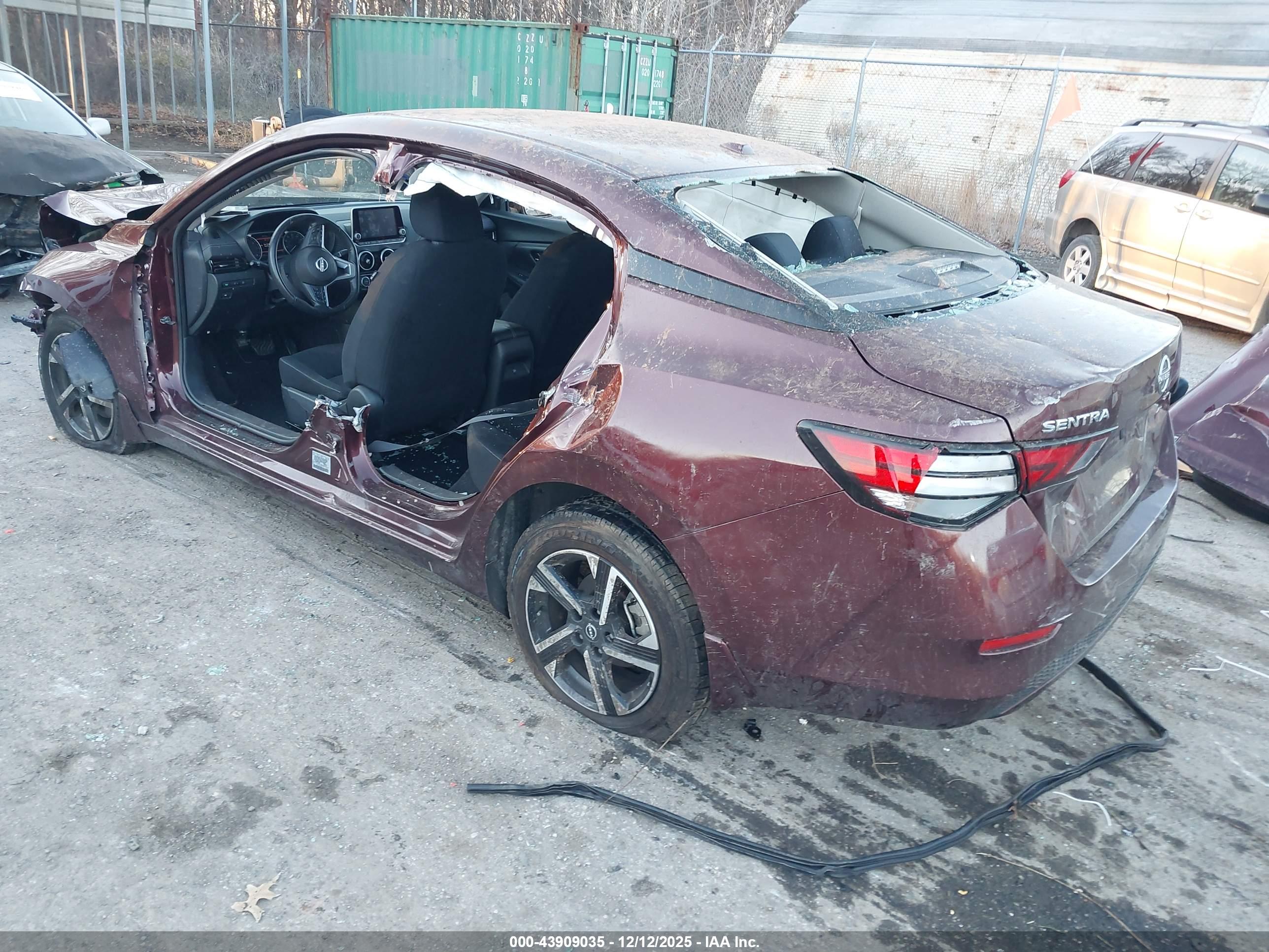 NISSAN SENTRA image 3