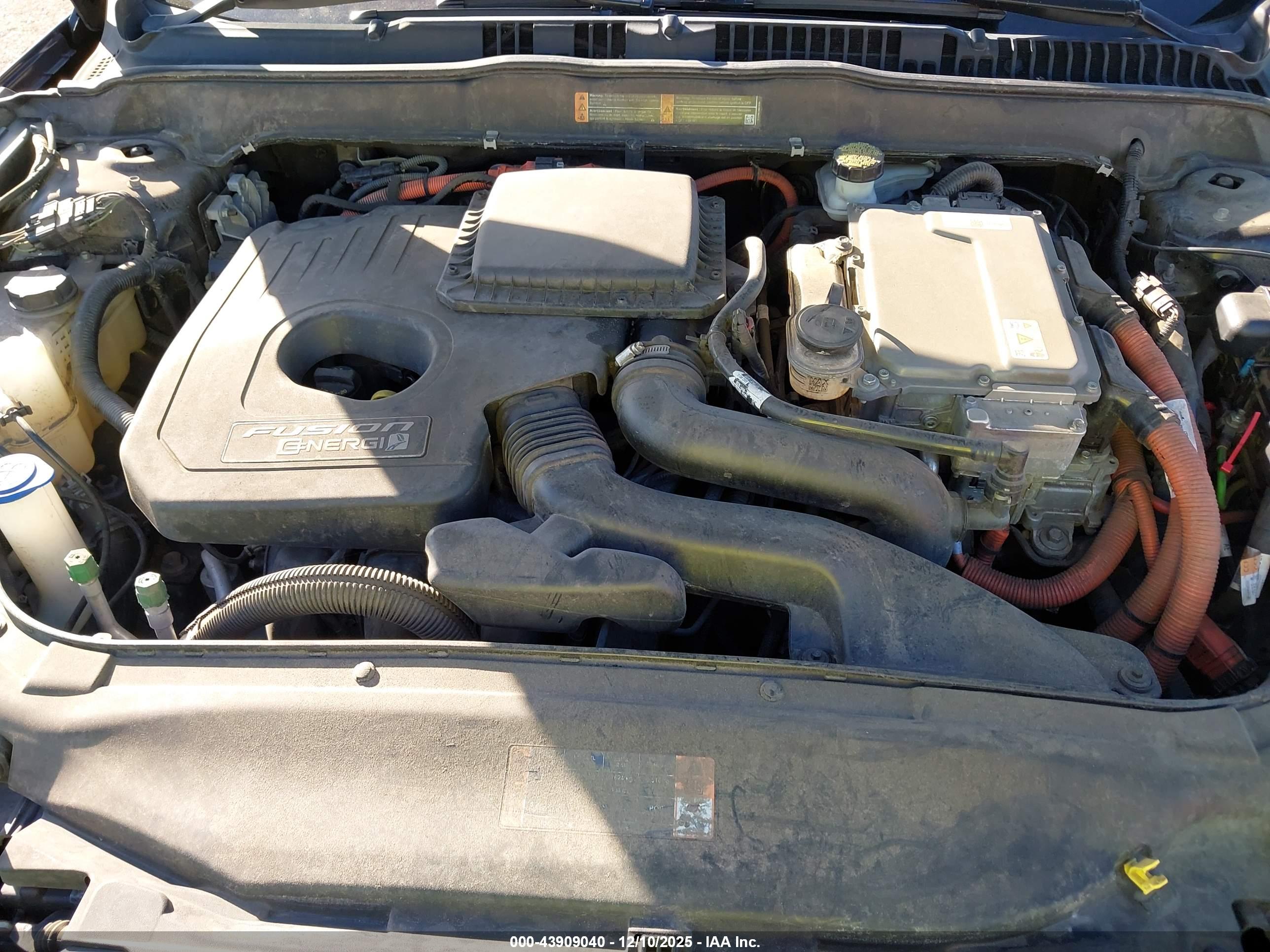 FORD FUSION image 10