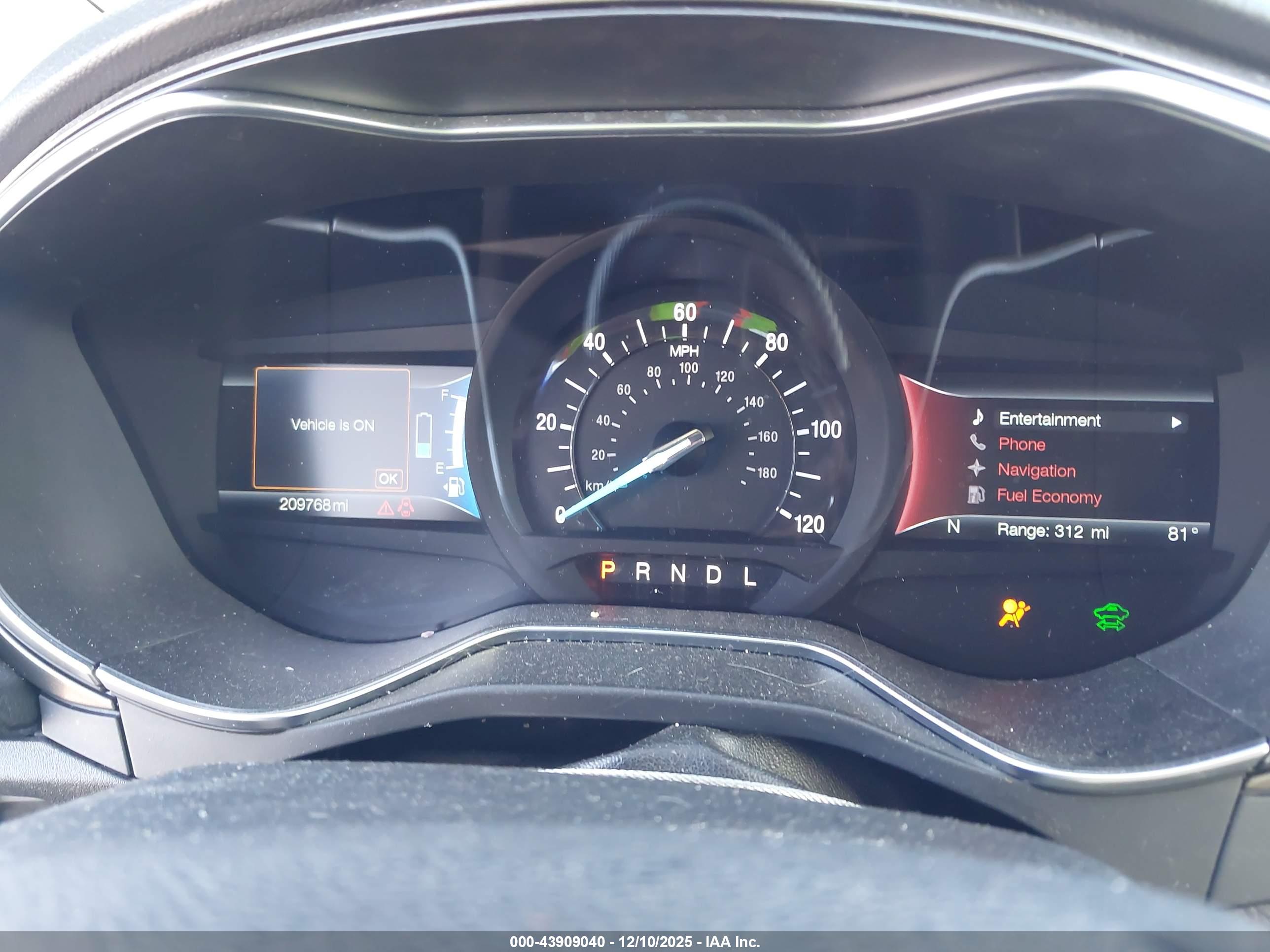 FORD FUSION image 7