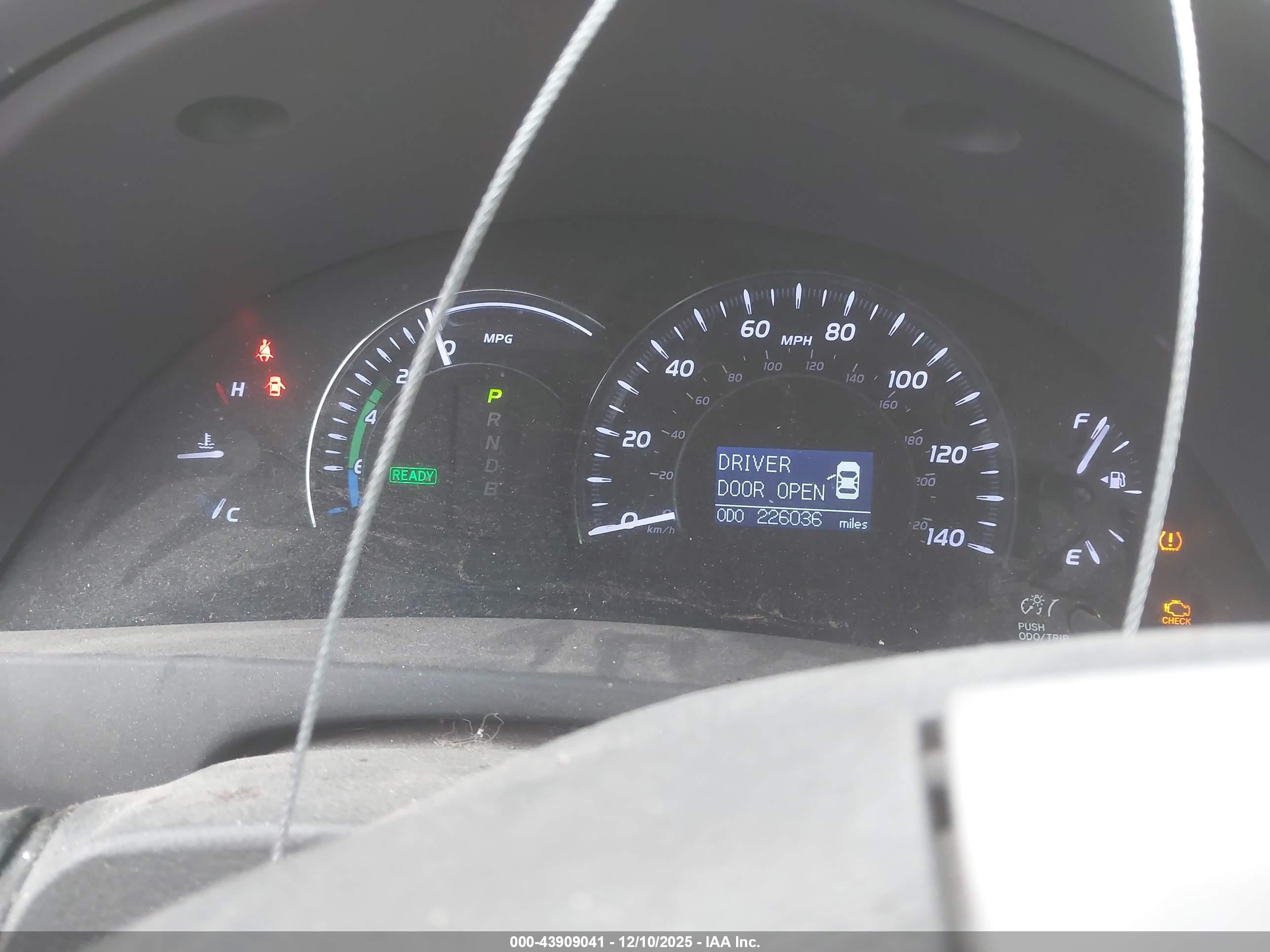 TOYOTA CAMRY image 7
