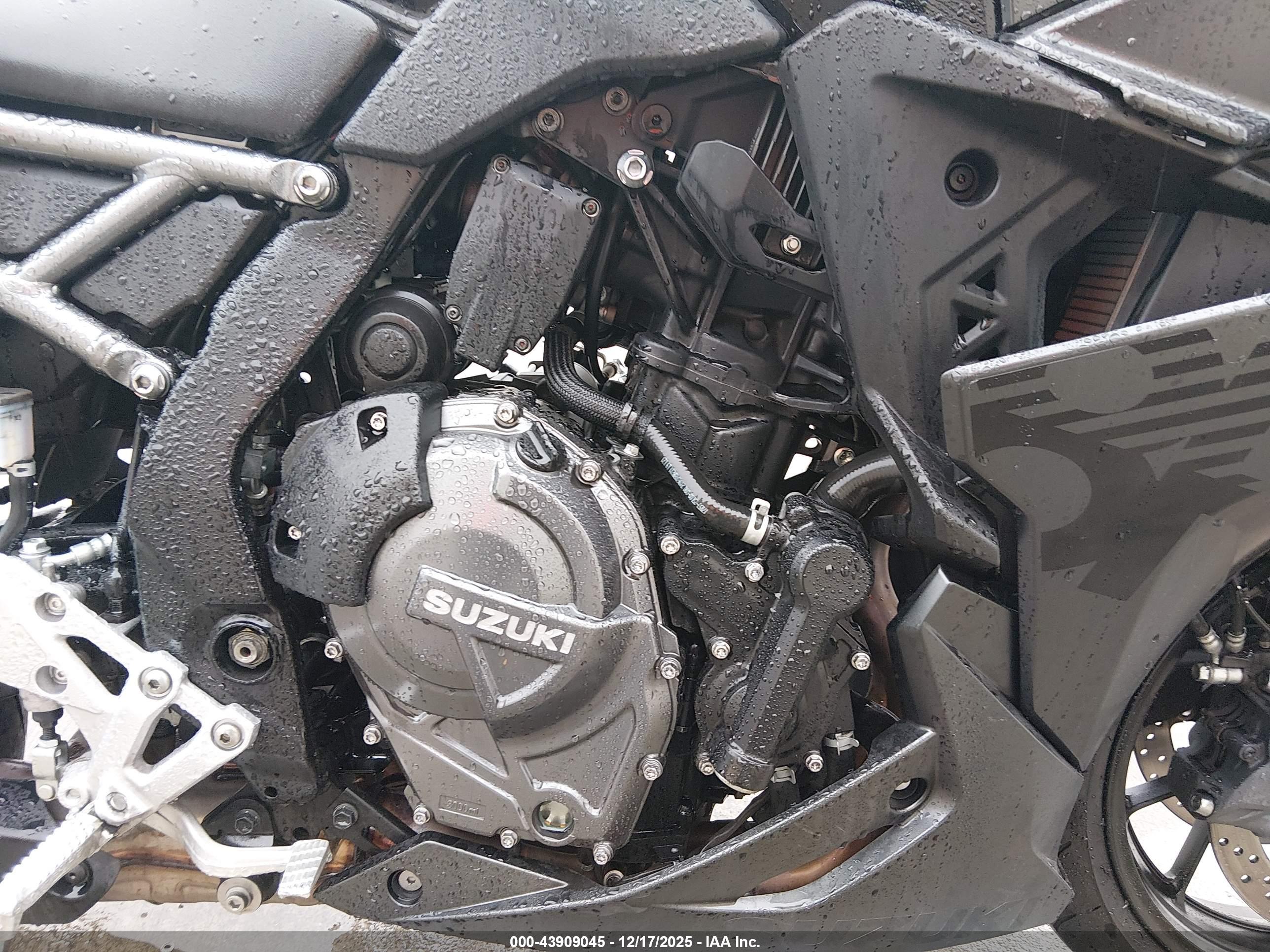 SUZUKI GSX800 image 8