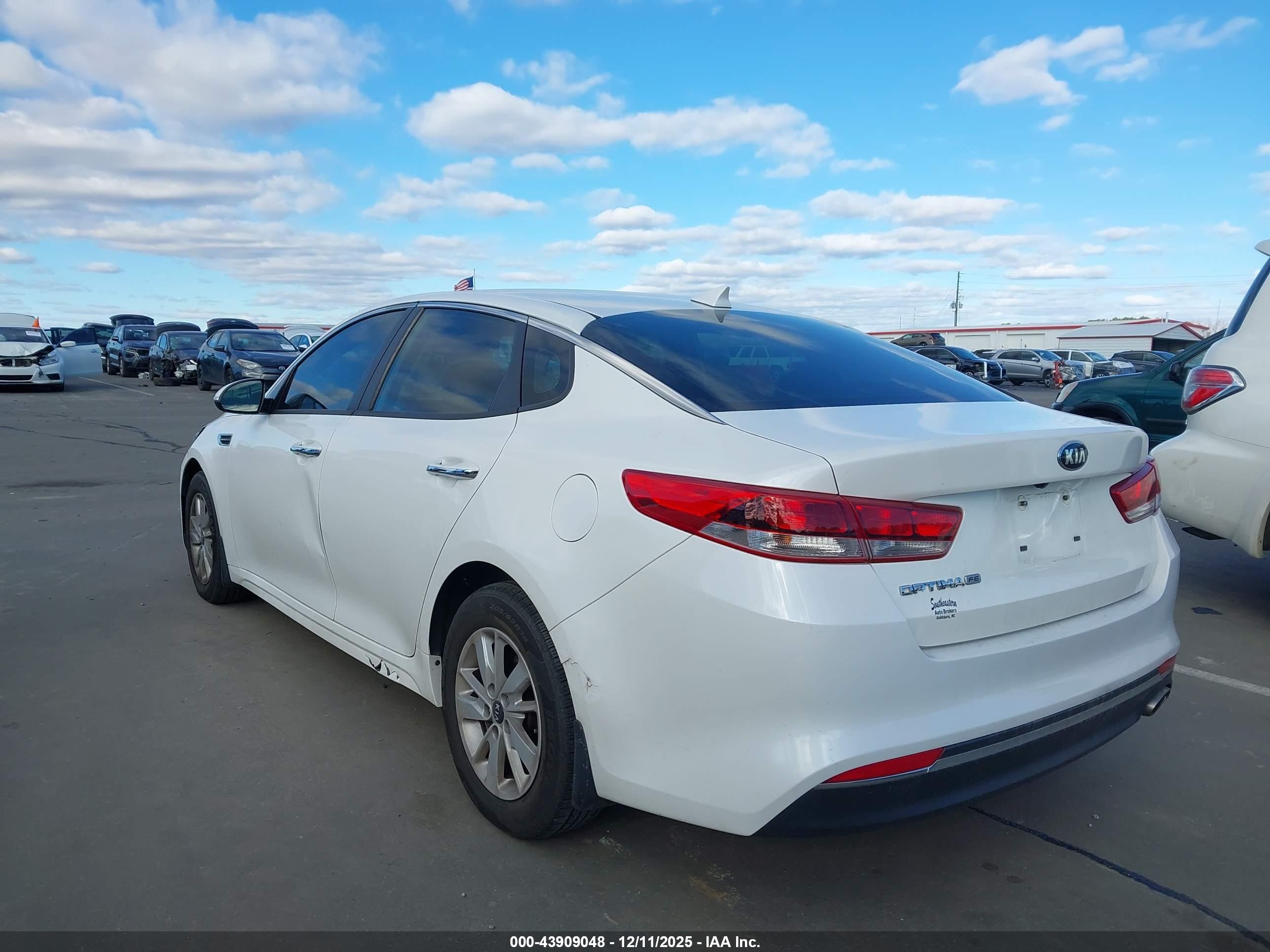 KIA OPTIMA image 3
