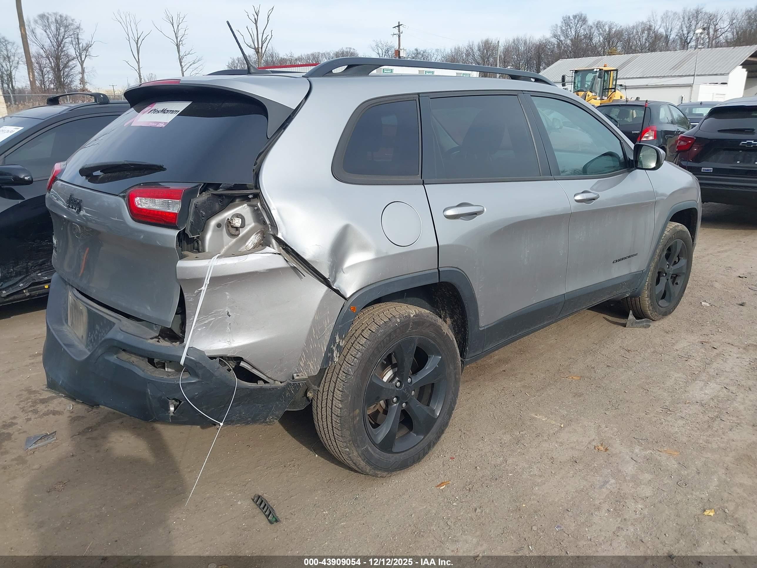 JEEP CHEROKEE image 4