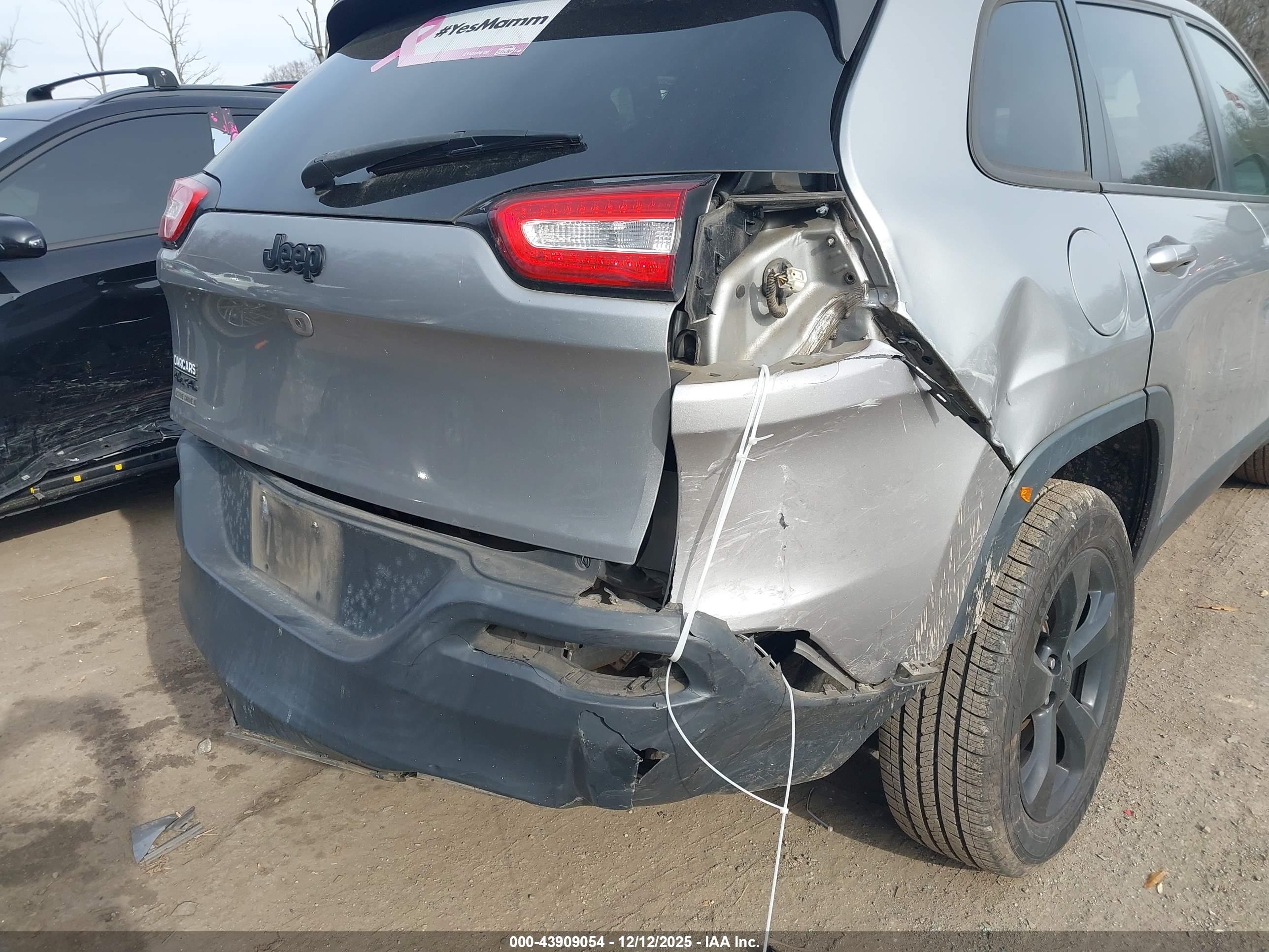 JEEP CHEROKEE image 6
