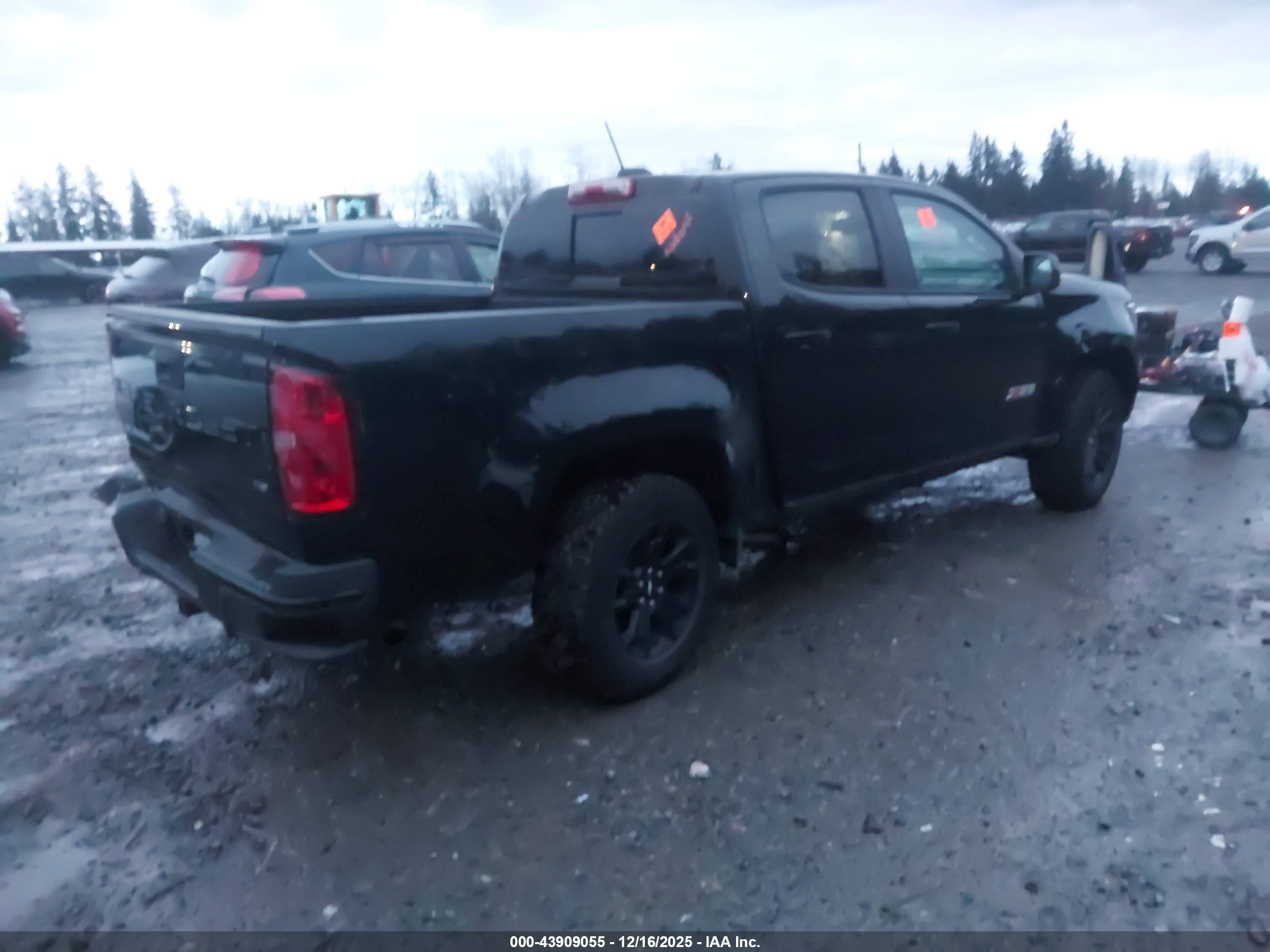 CHEVROLET COLORADO image 4