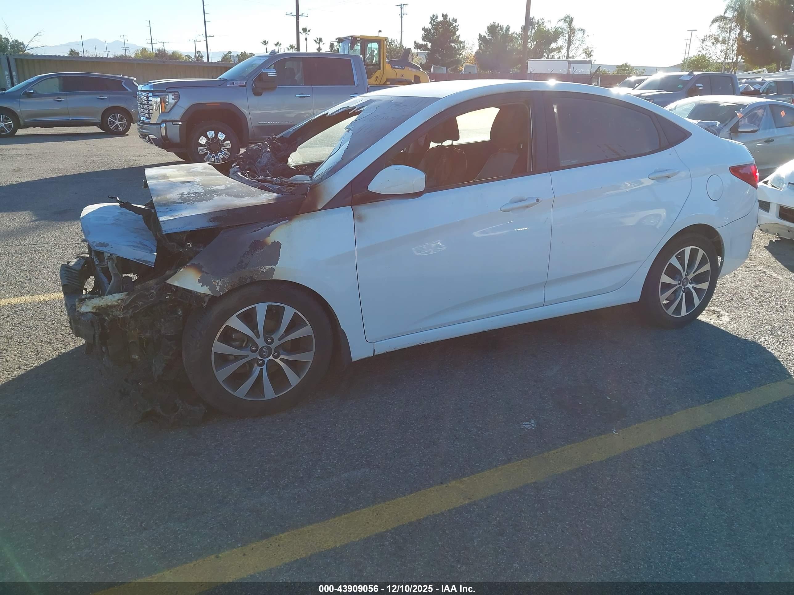 HYUNDAI ACCENT image 2