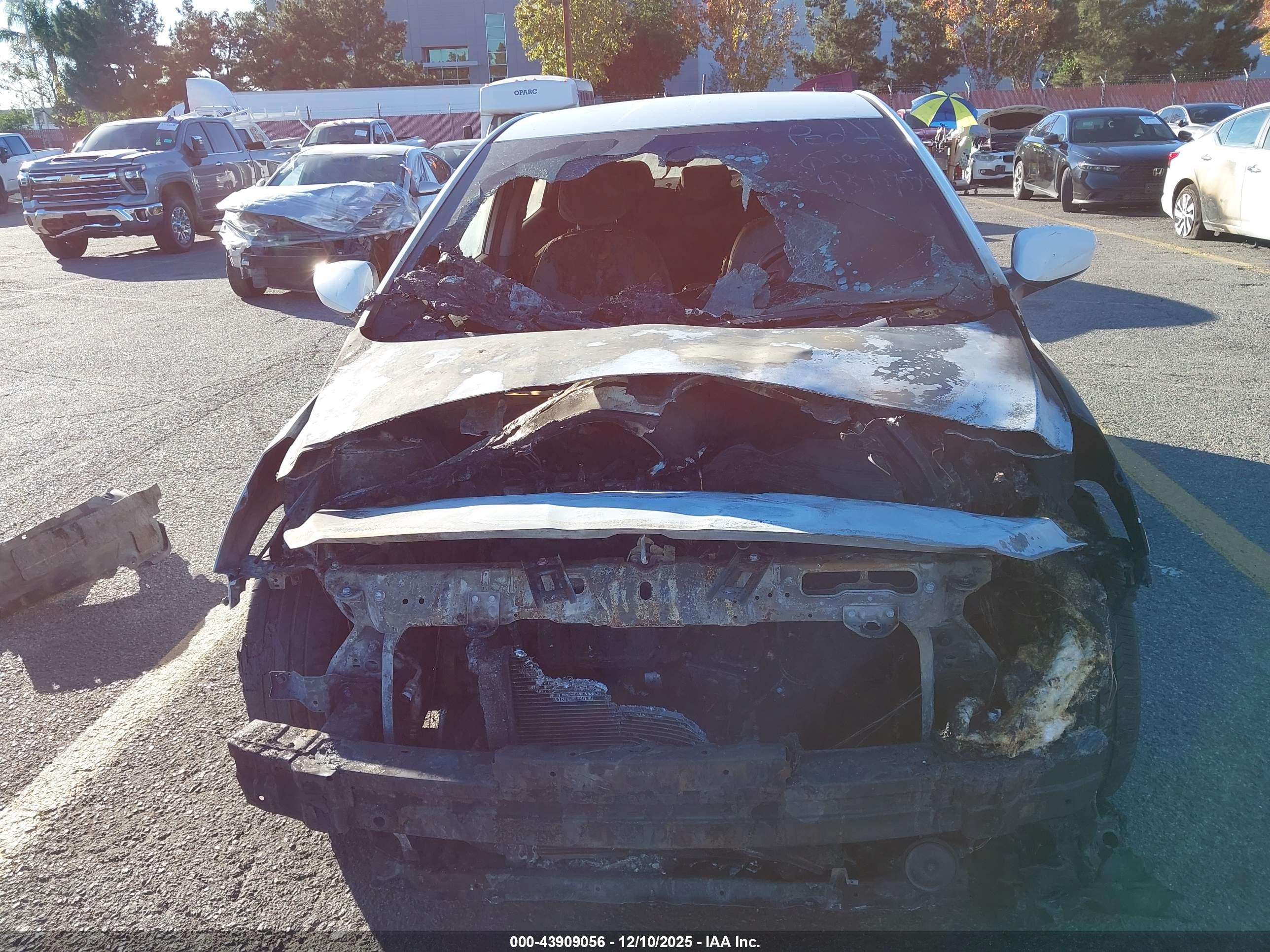 HYUNDAI ACCENT image 6