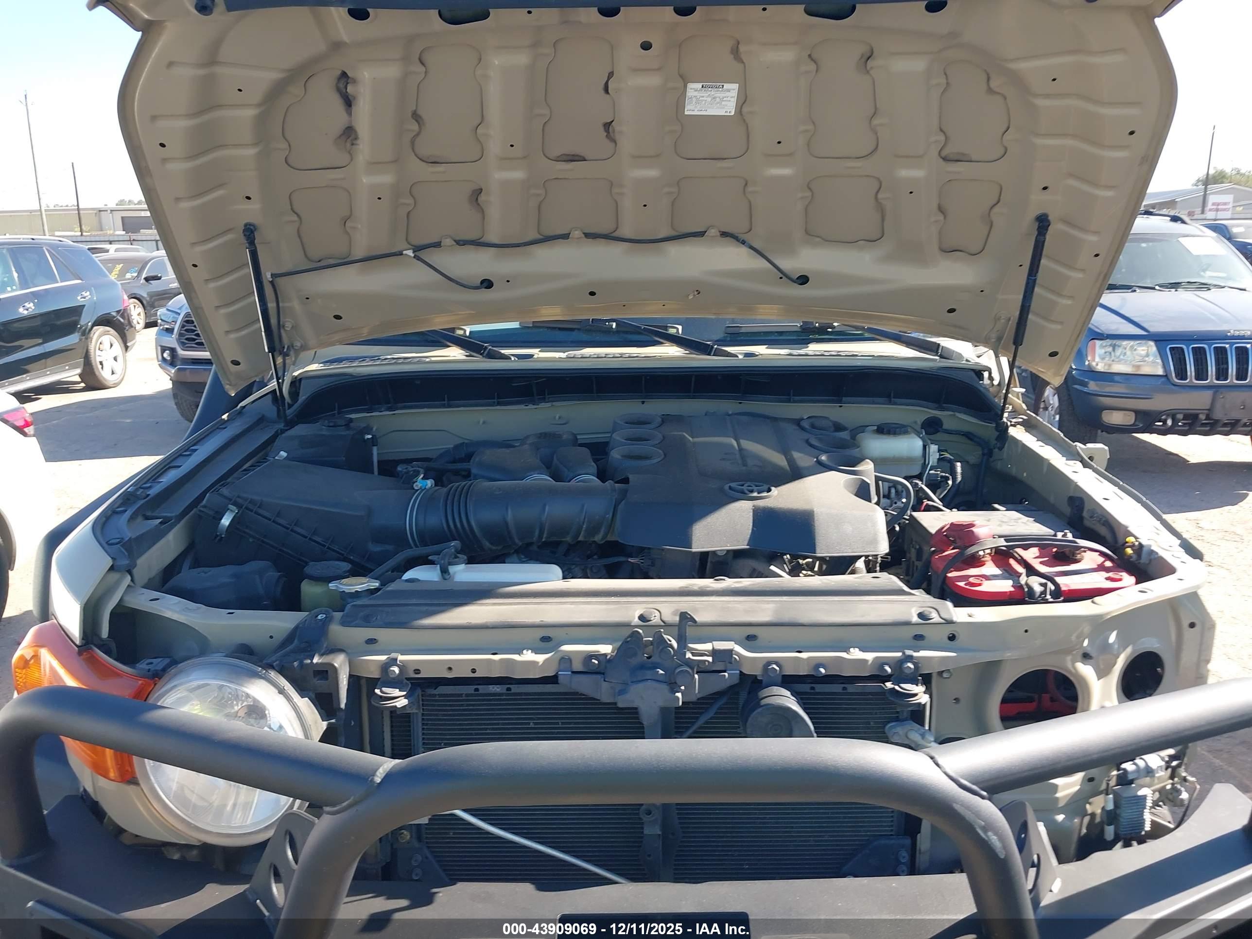 TOYOTA FJ image 10