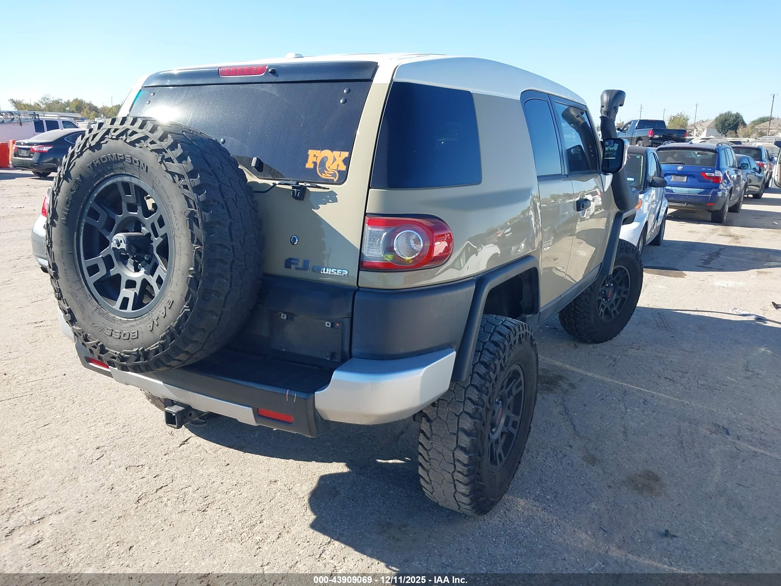 TOYOTA FJ image 4