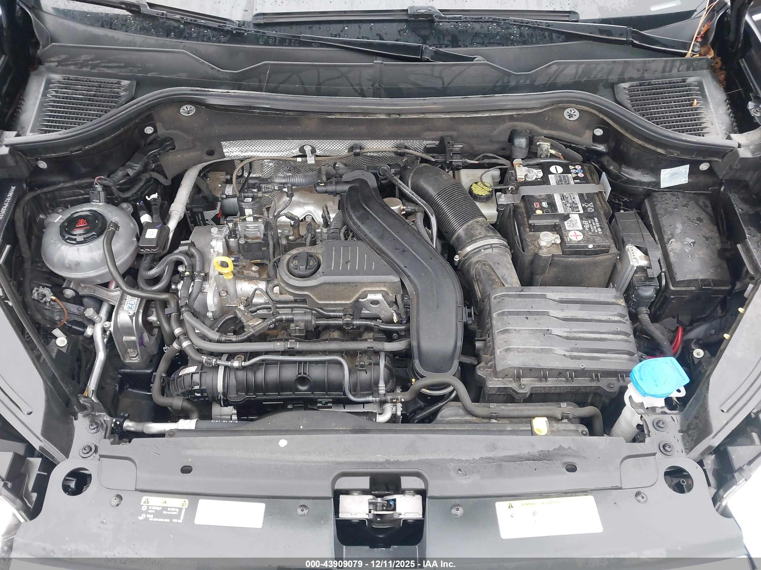 VOLKSWAGEN TAOS image 10