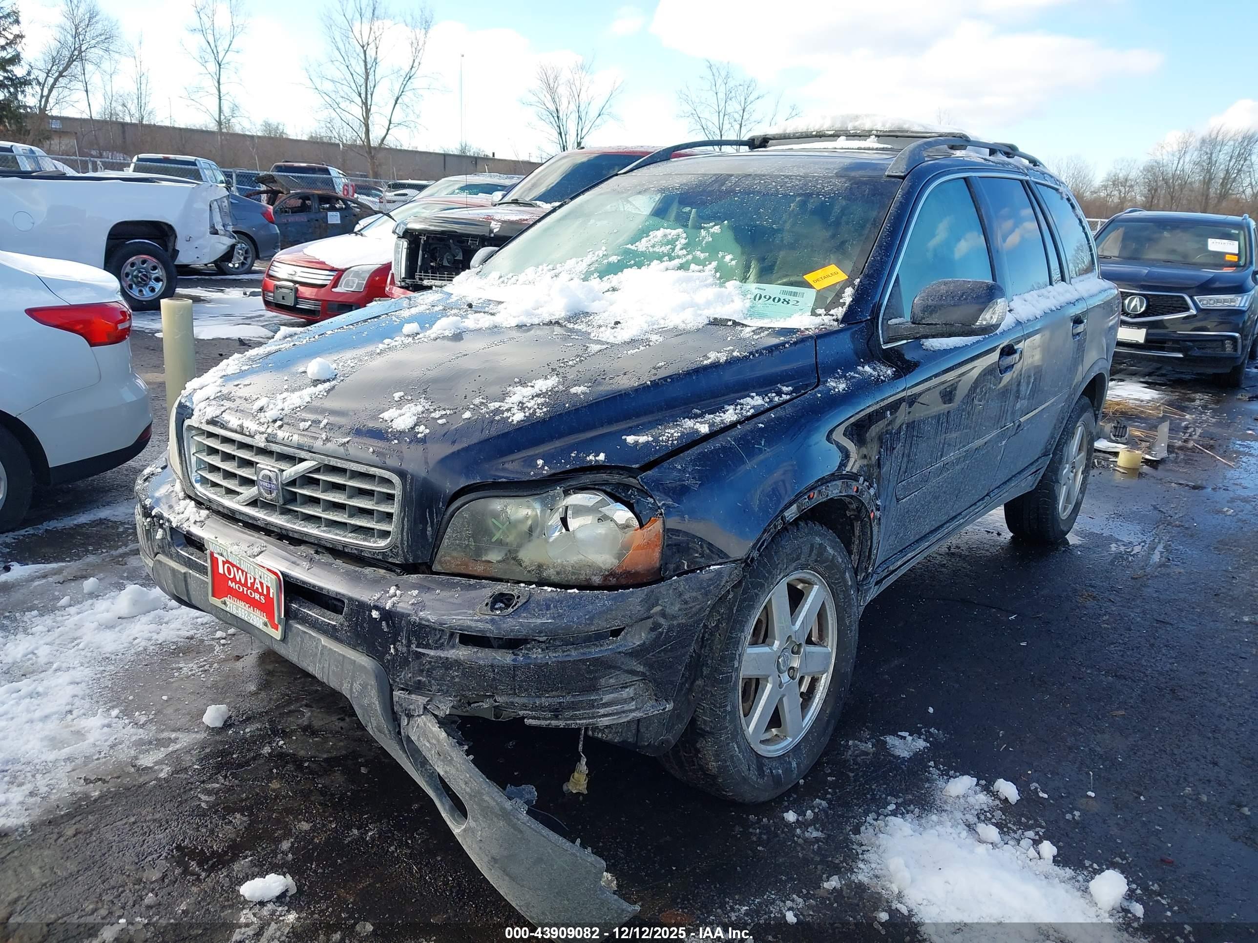 VOLVO XC90 image 2