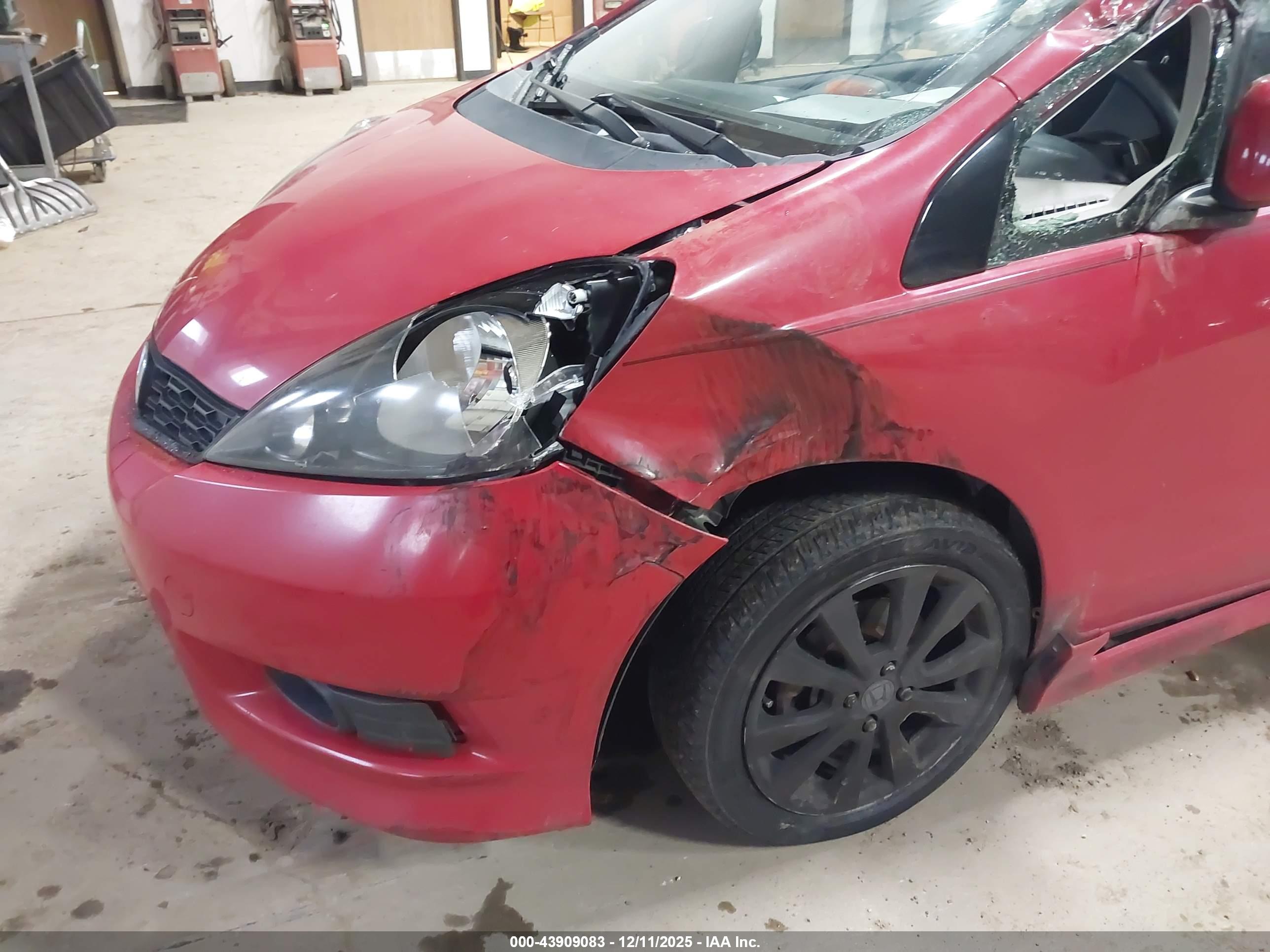 HONDA FIT image 6