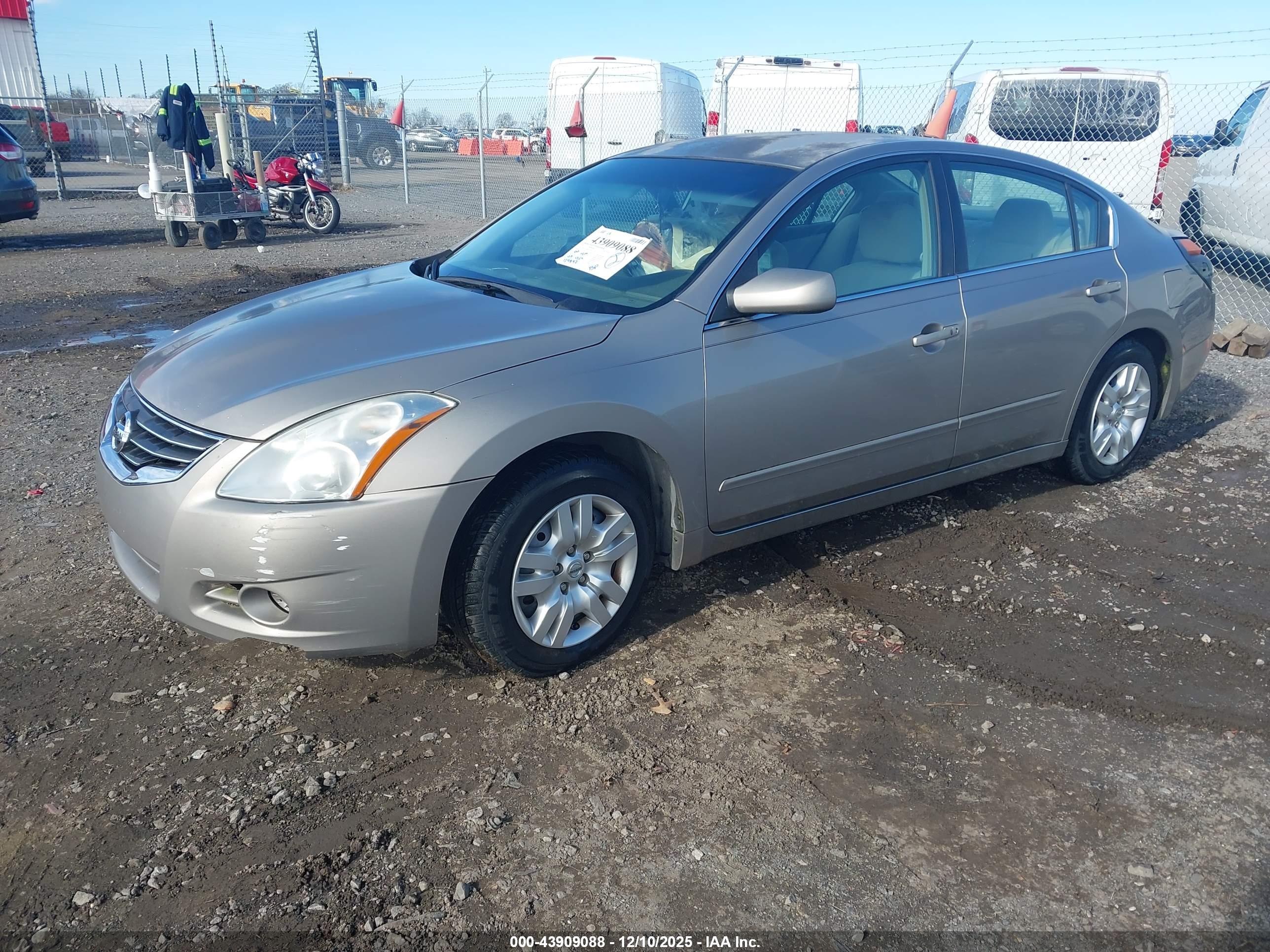 NISSAN ALTIMA image 2