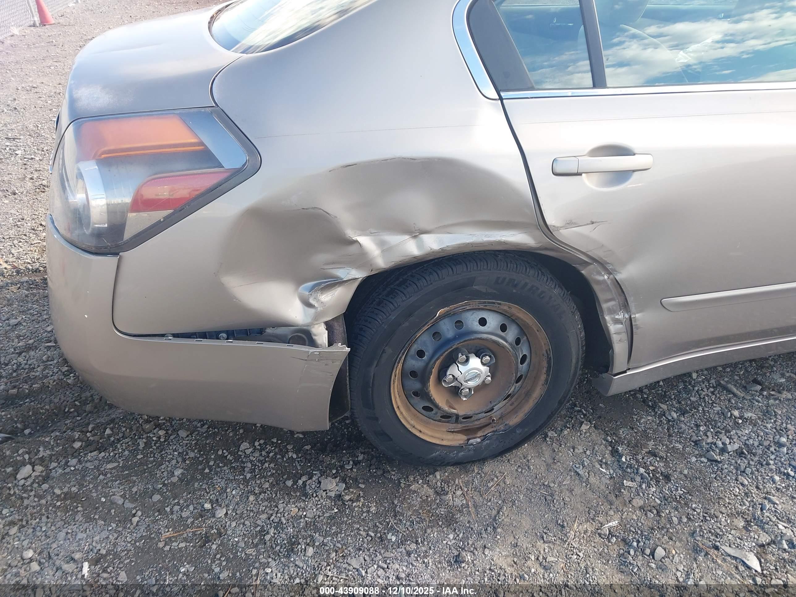 NISSAN ALTIMA image 6