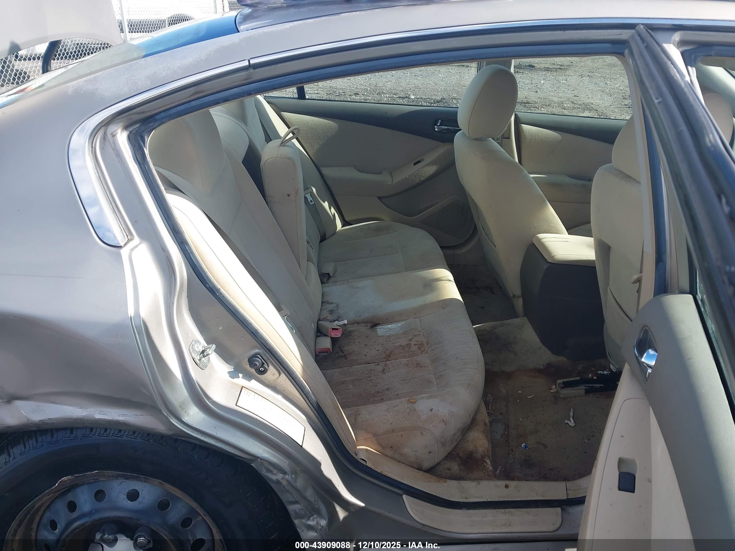 NISSAN ALTIMA image 8