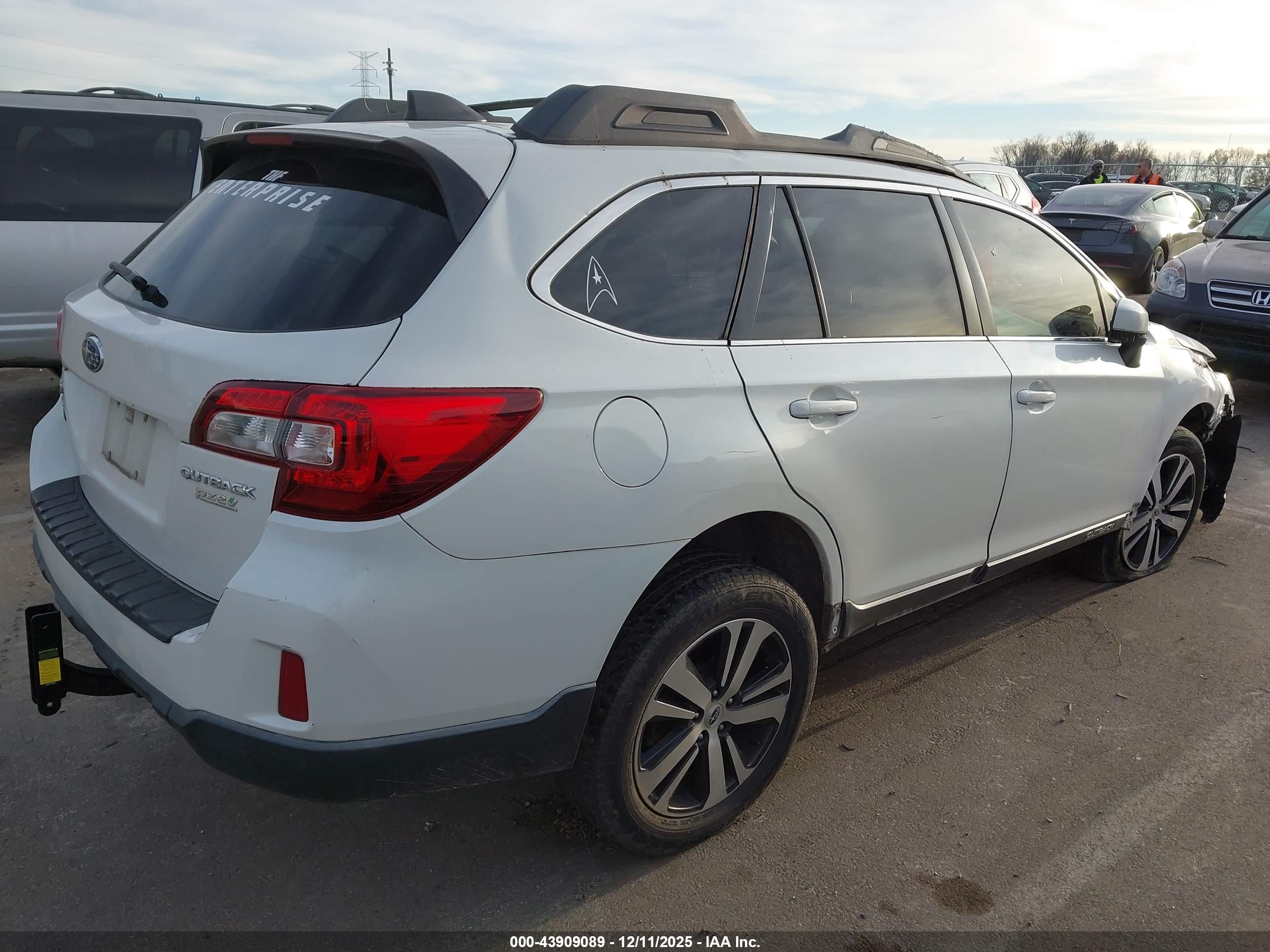 SUBARU OUTBACK image 4
