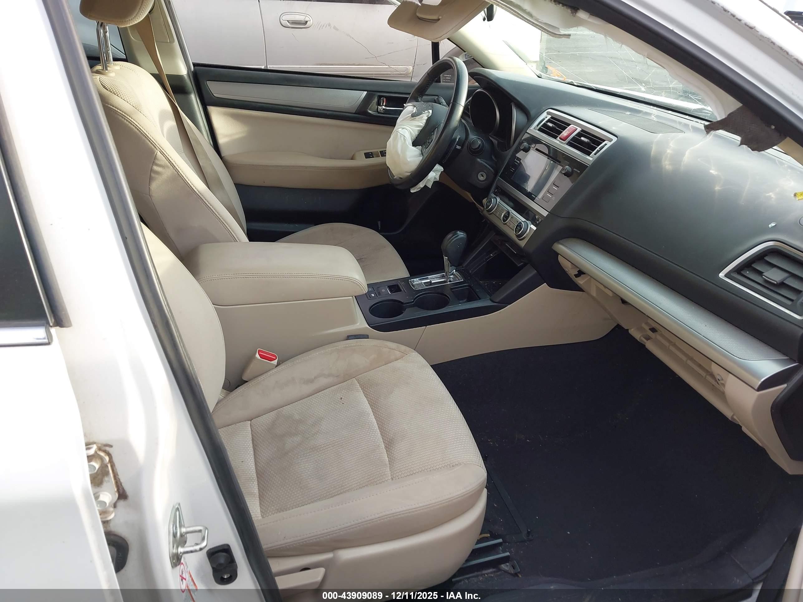 SUBARU OUTBACK image 5