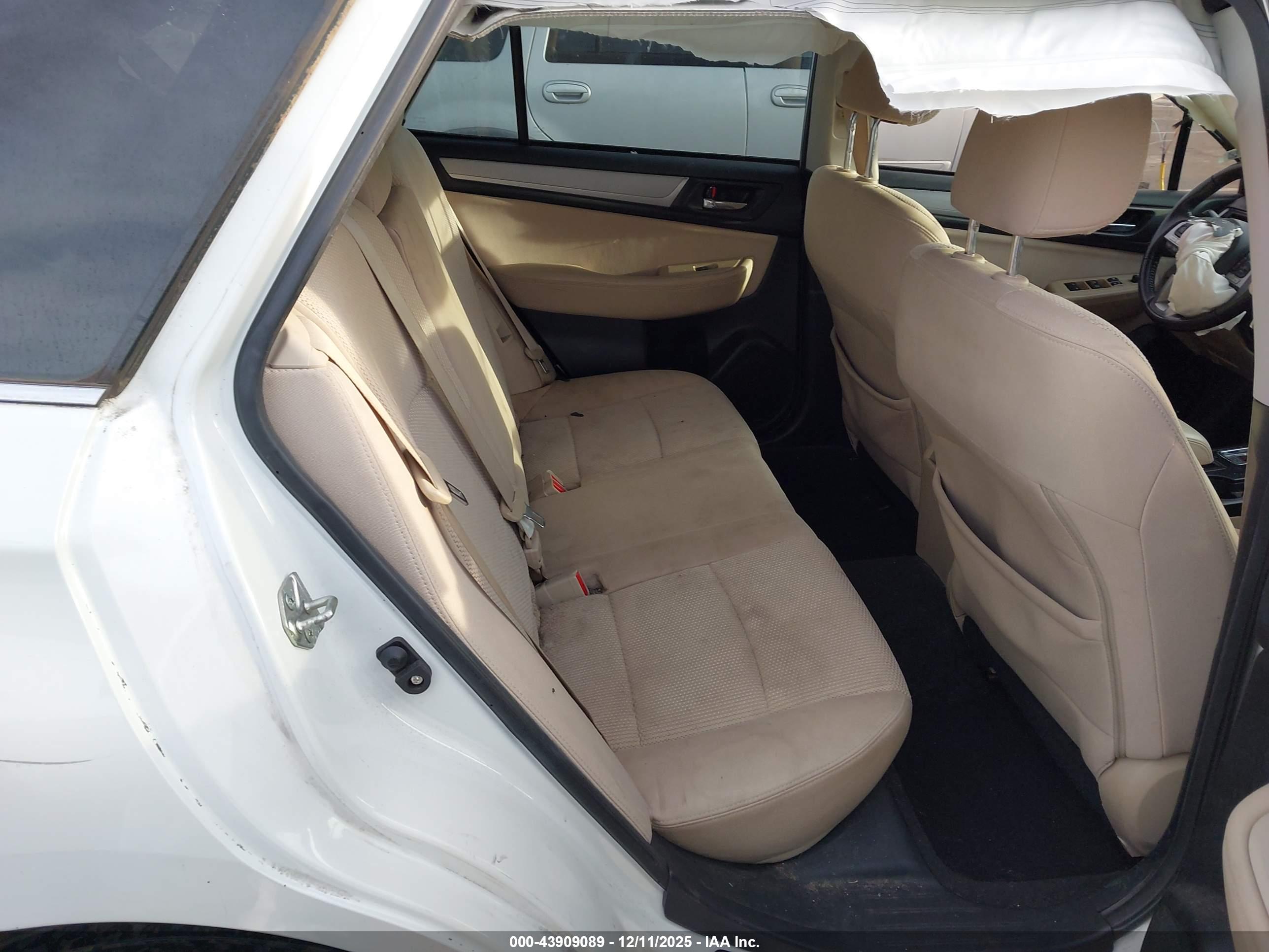 SUBARU OUTBACK image 8