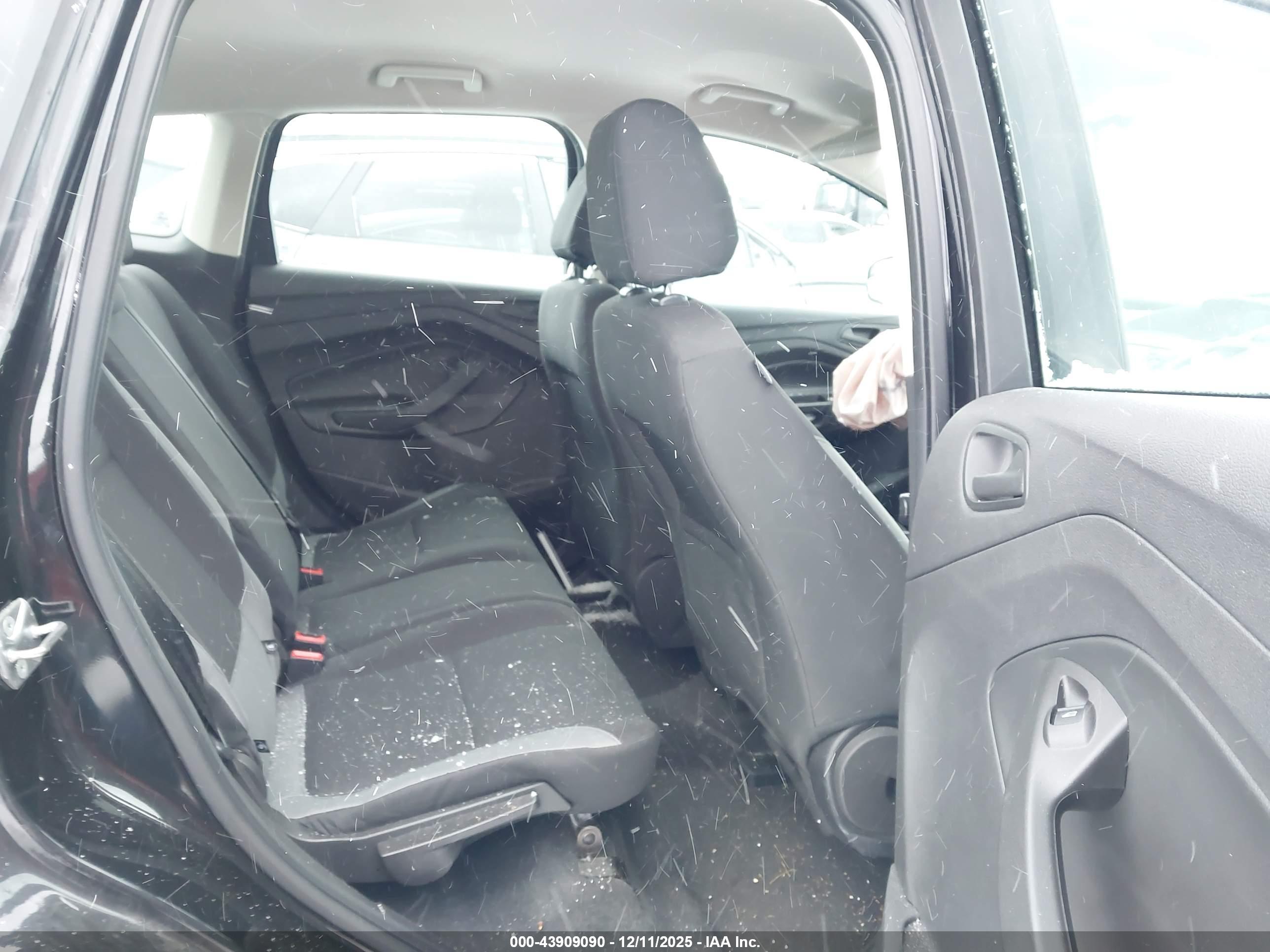 FORD ESCAPE image 8