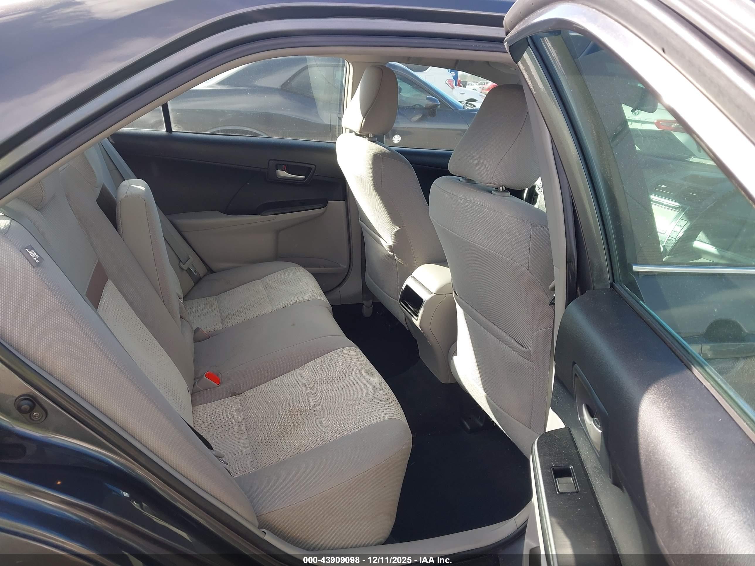 TOYOTA CAMRY image 8