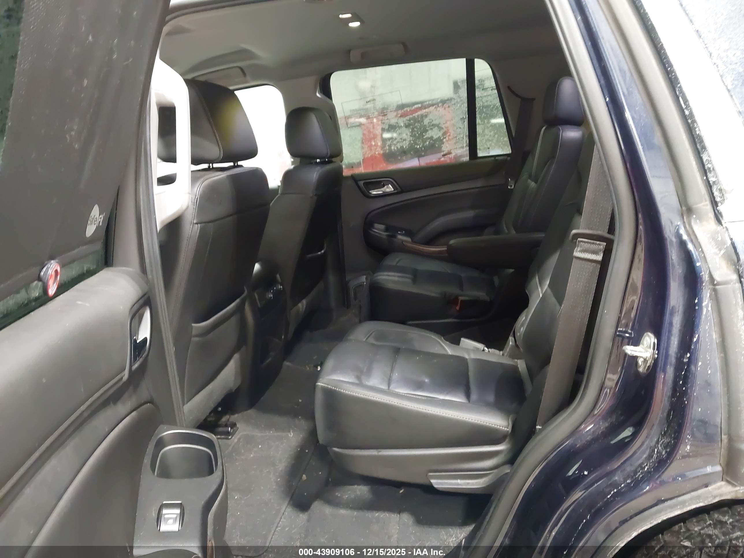 CHEVROLET TAHOE image 8