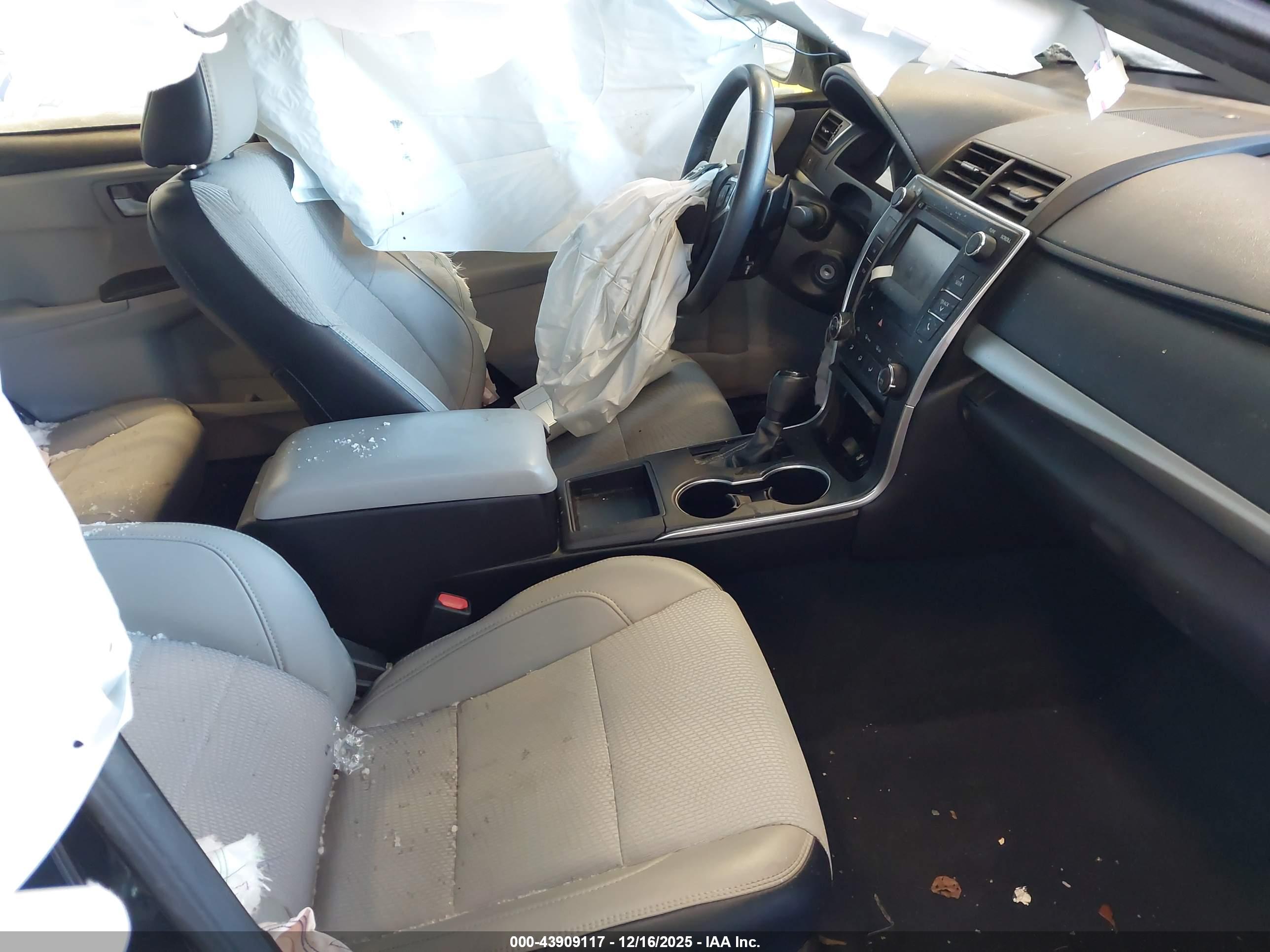 TOYOTA CAMRY image 5