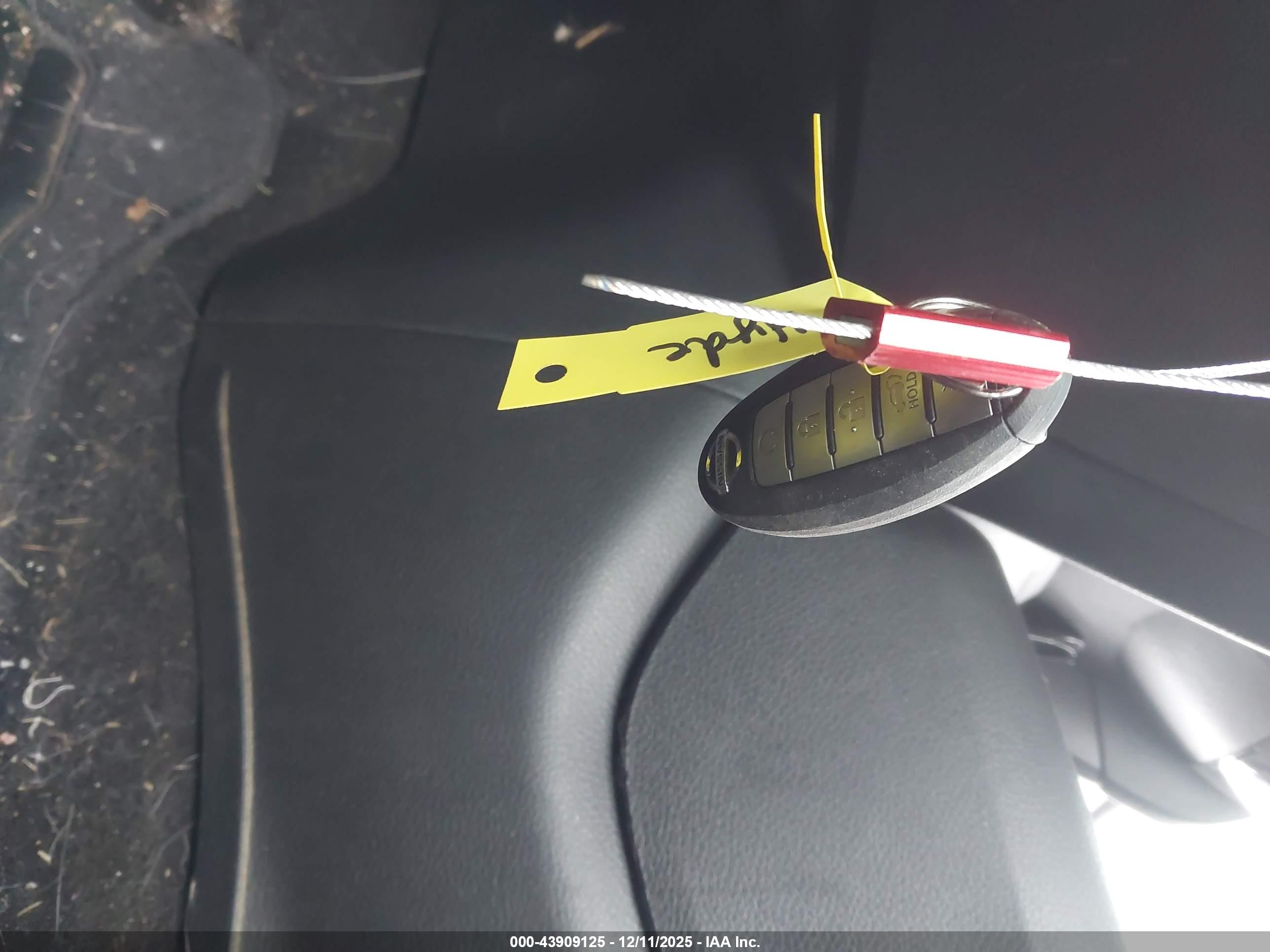 NISSAN ROGUE image 11