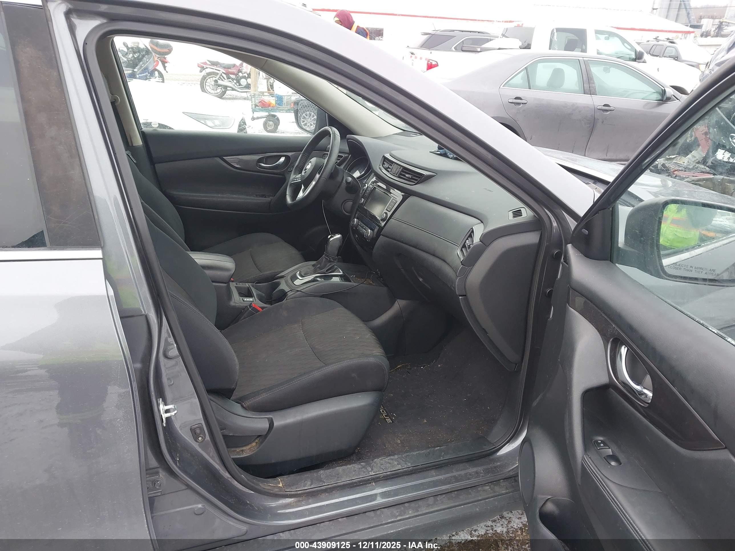 NISSAN ROGUE image 5