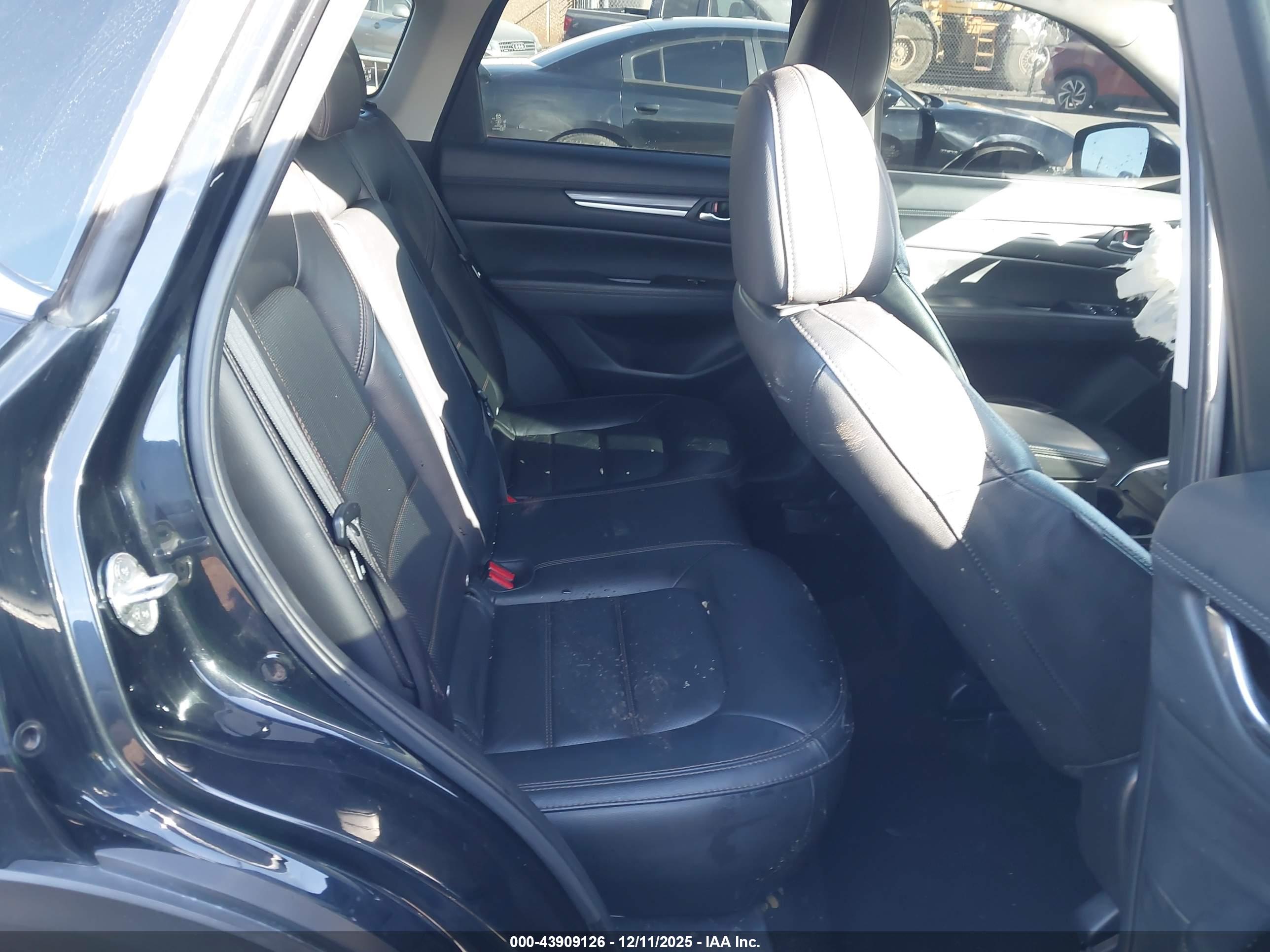 MAZDA CX-5 image 8