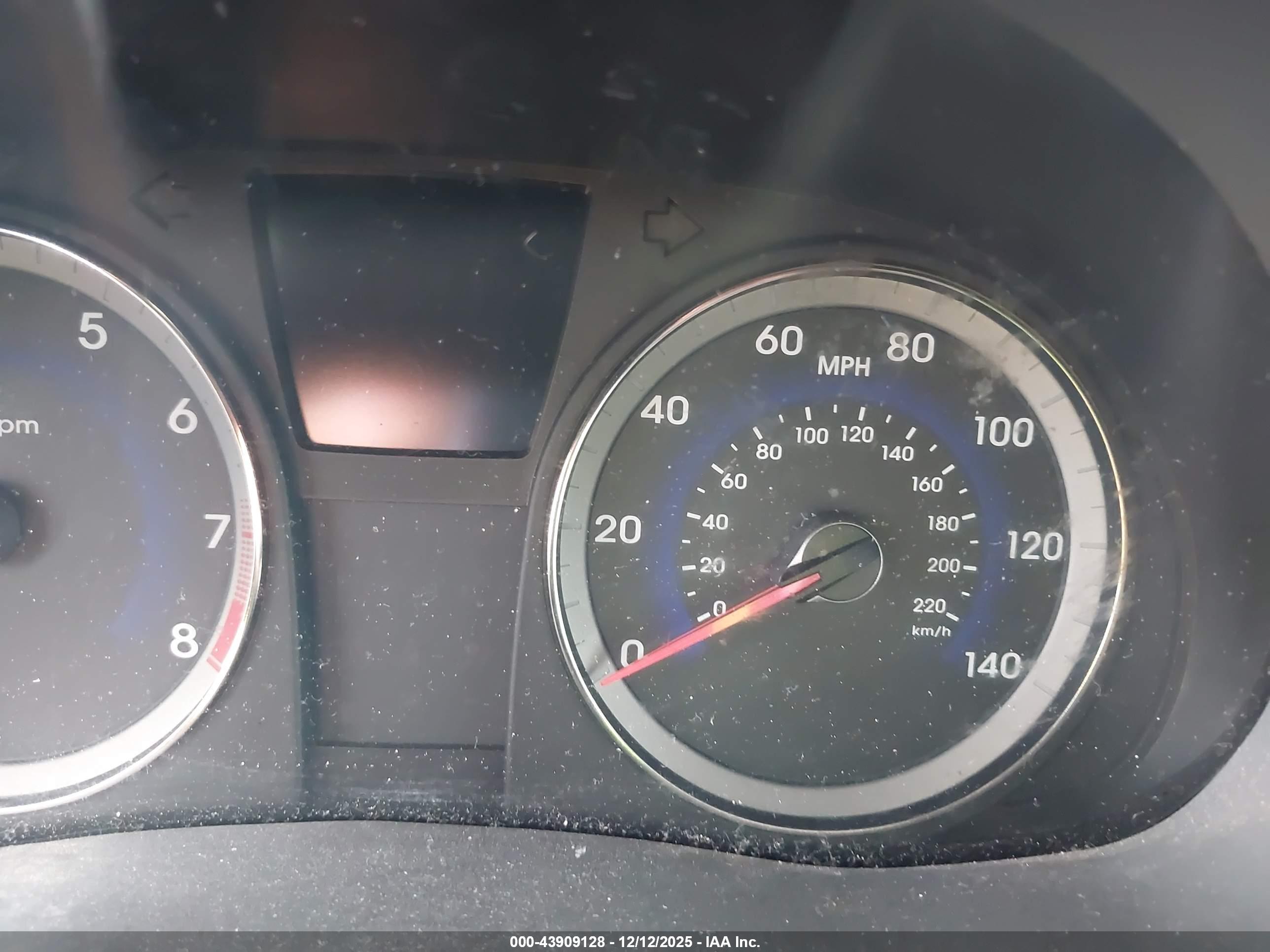 HYUNDAI ACCENT image 7