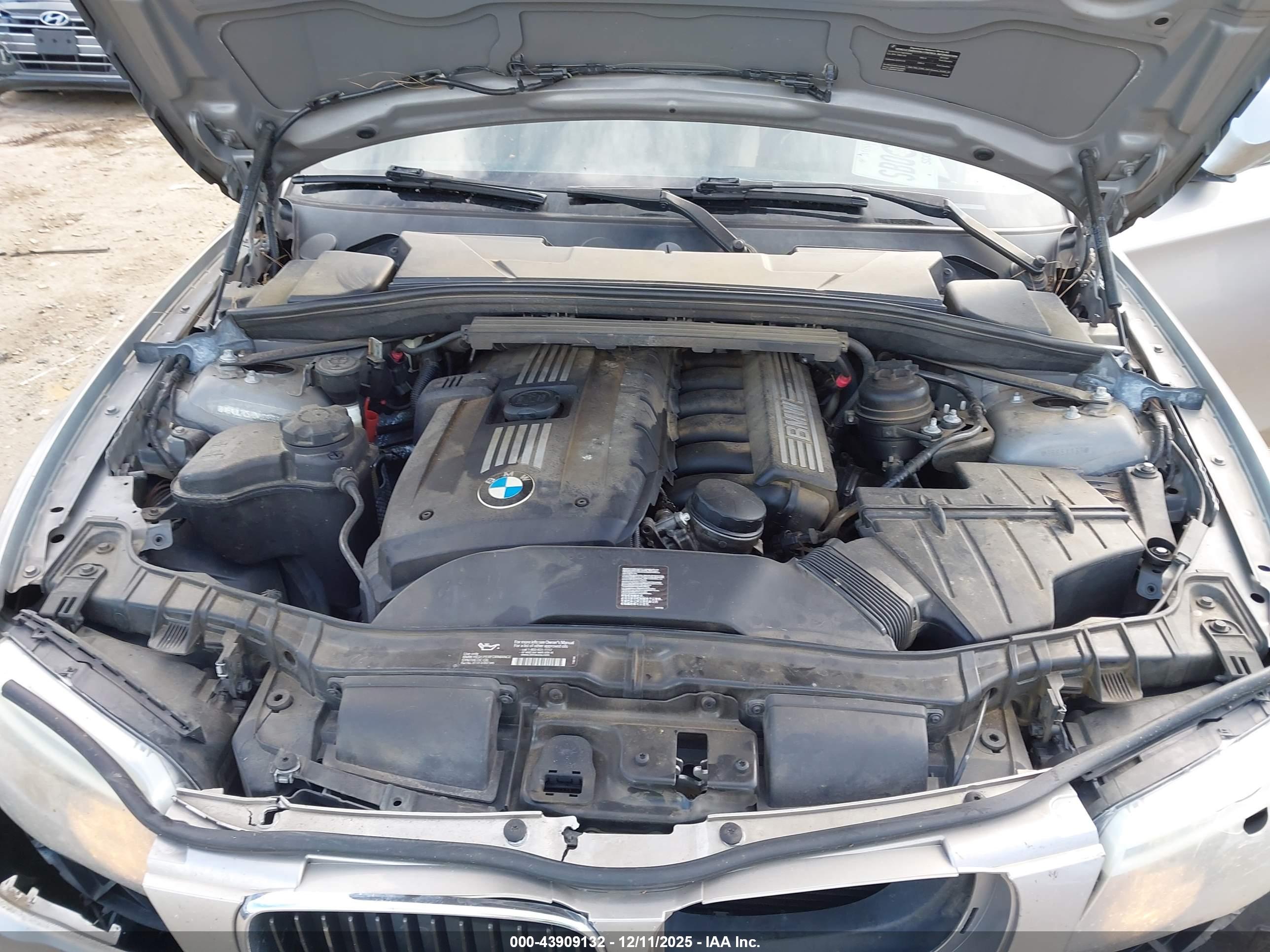 BMW 128I image 10