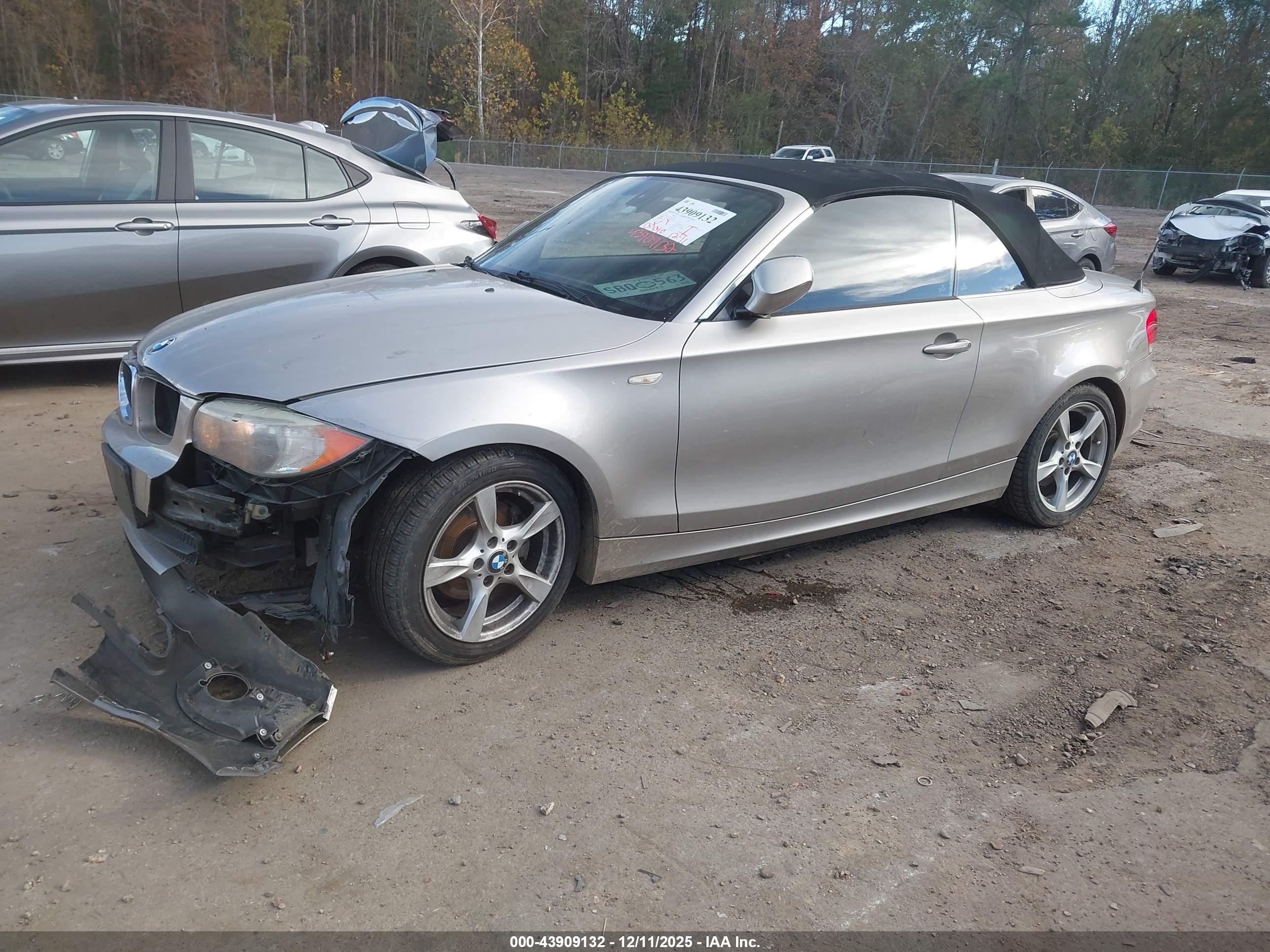 BMW 128I image 2