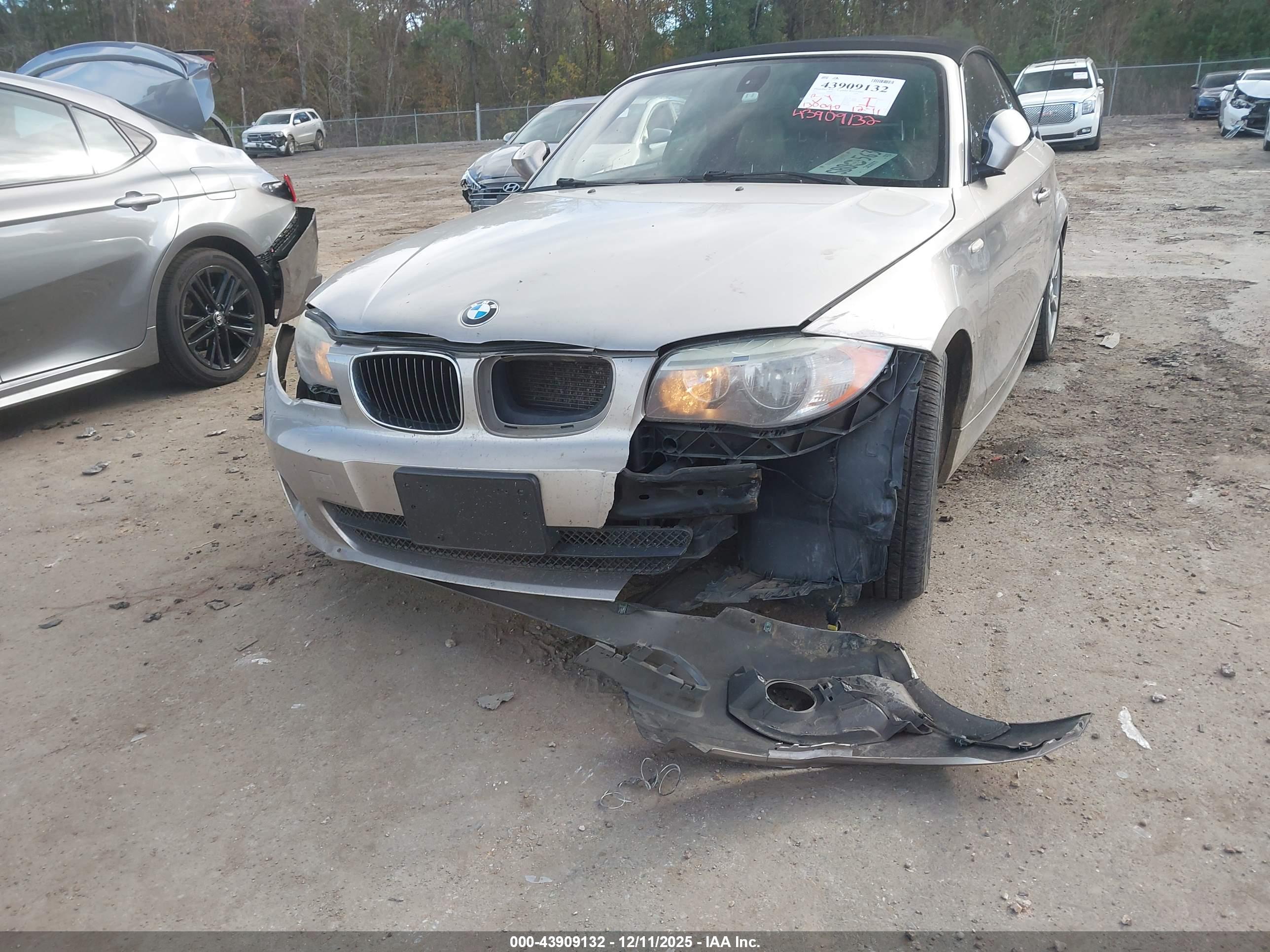 BMW 128I image 6