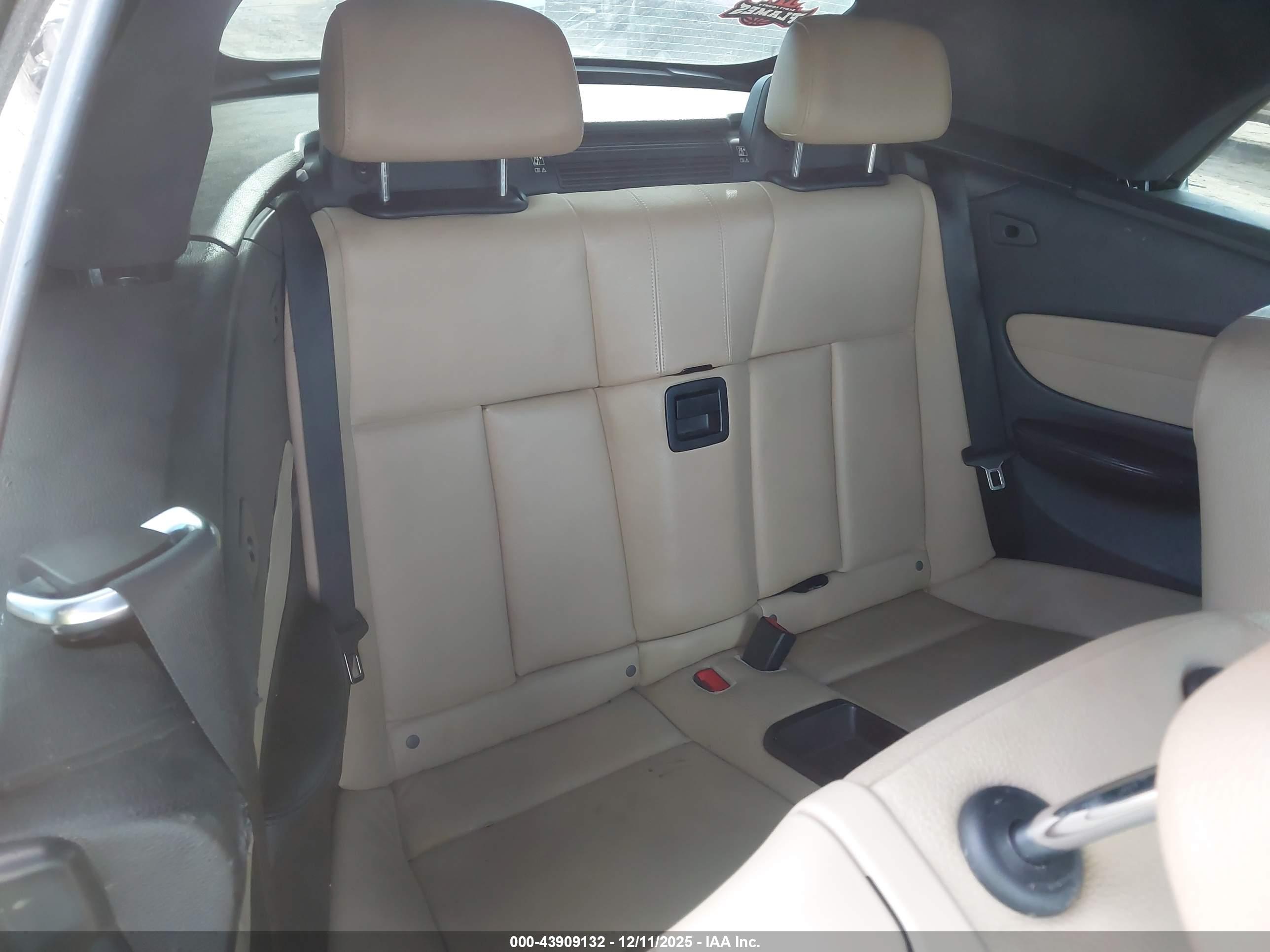 BMW 128I image 8