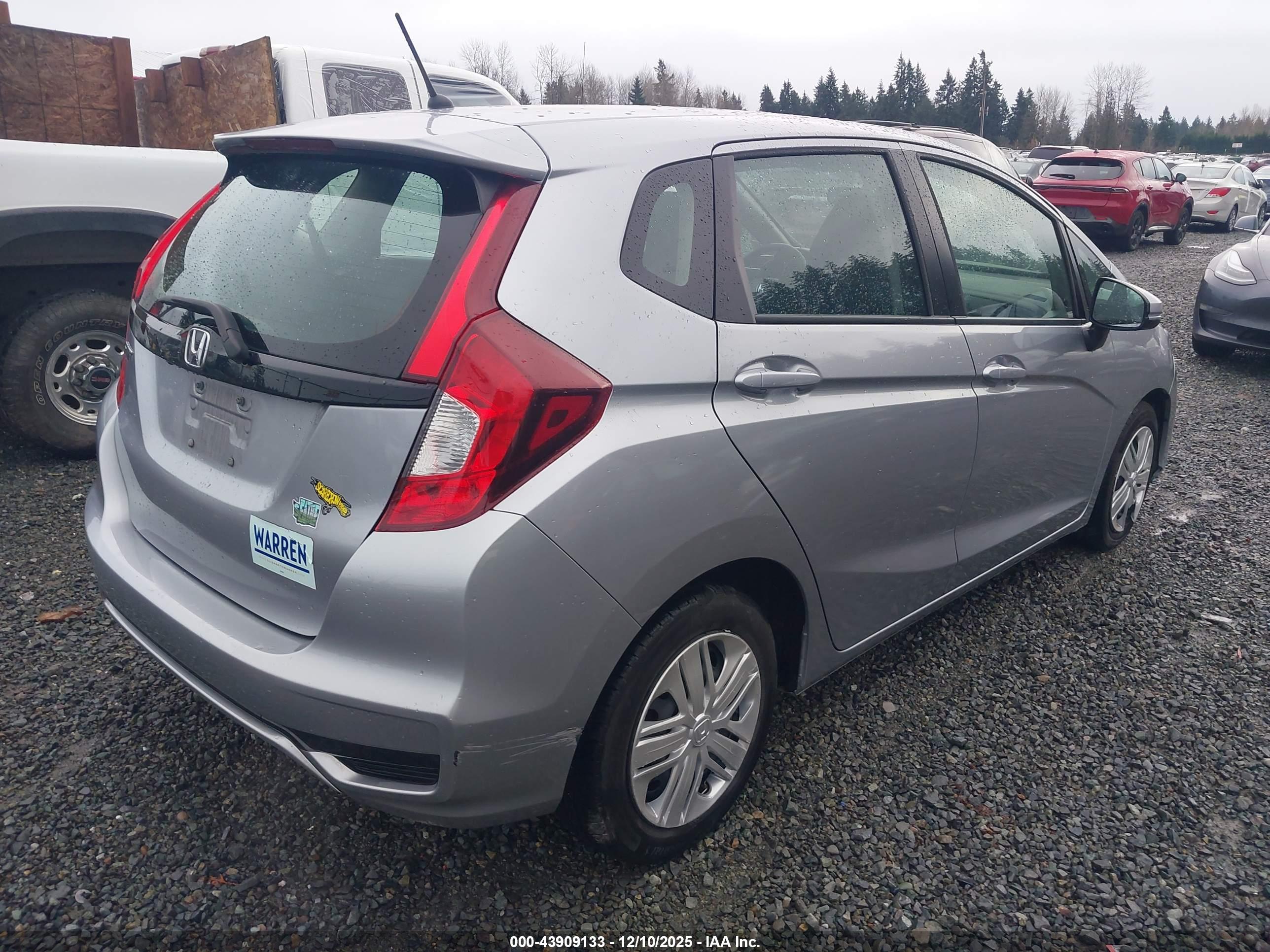 HONDA FIT image 4