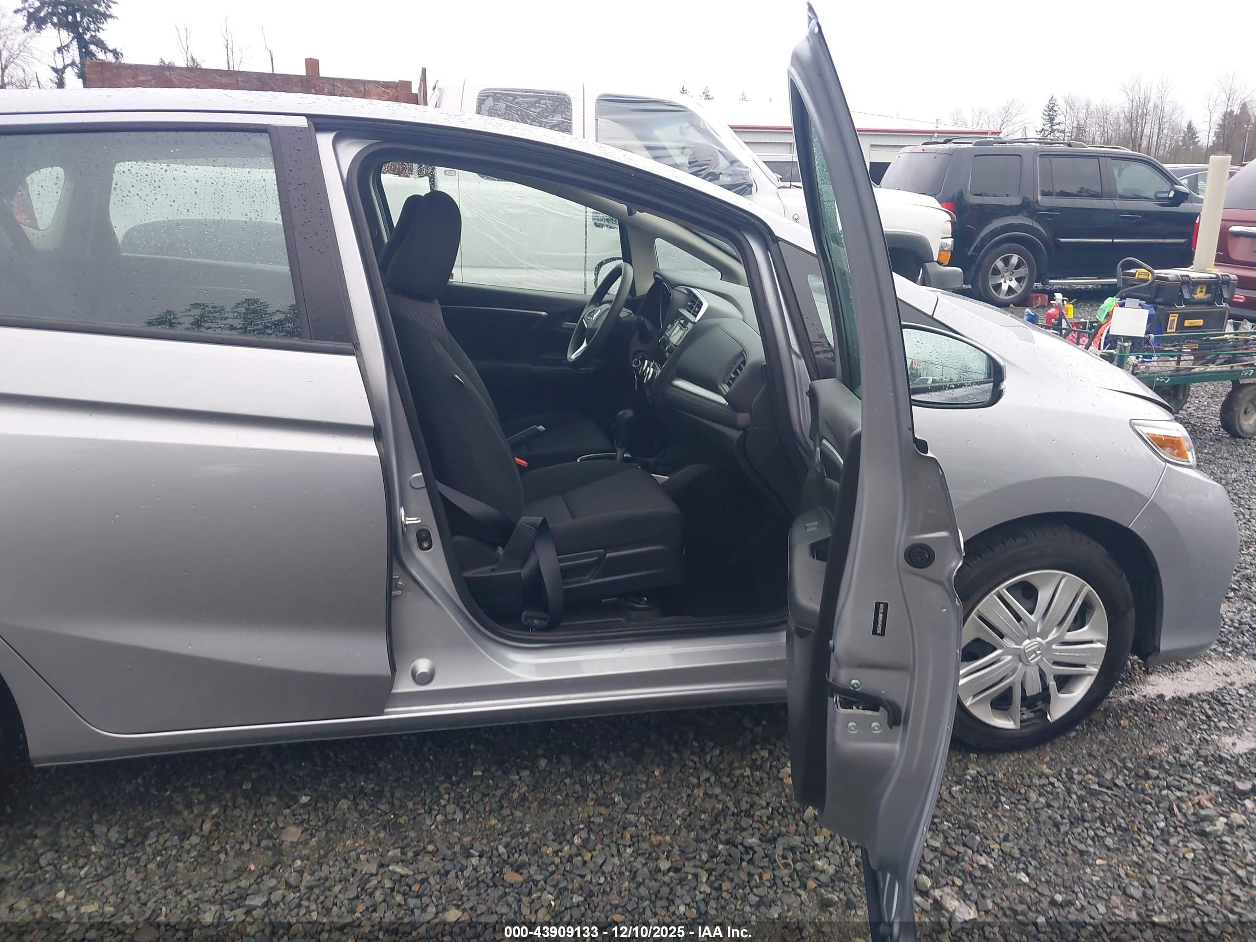 HONDA FIT image 5