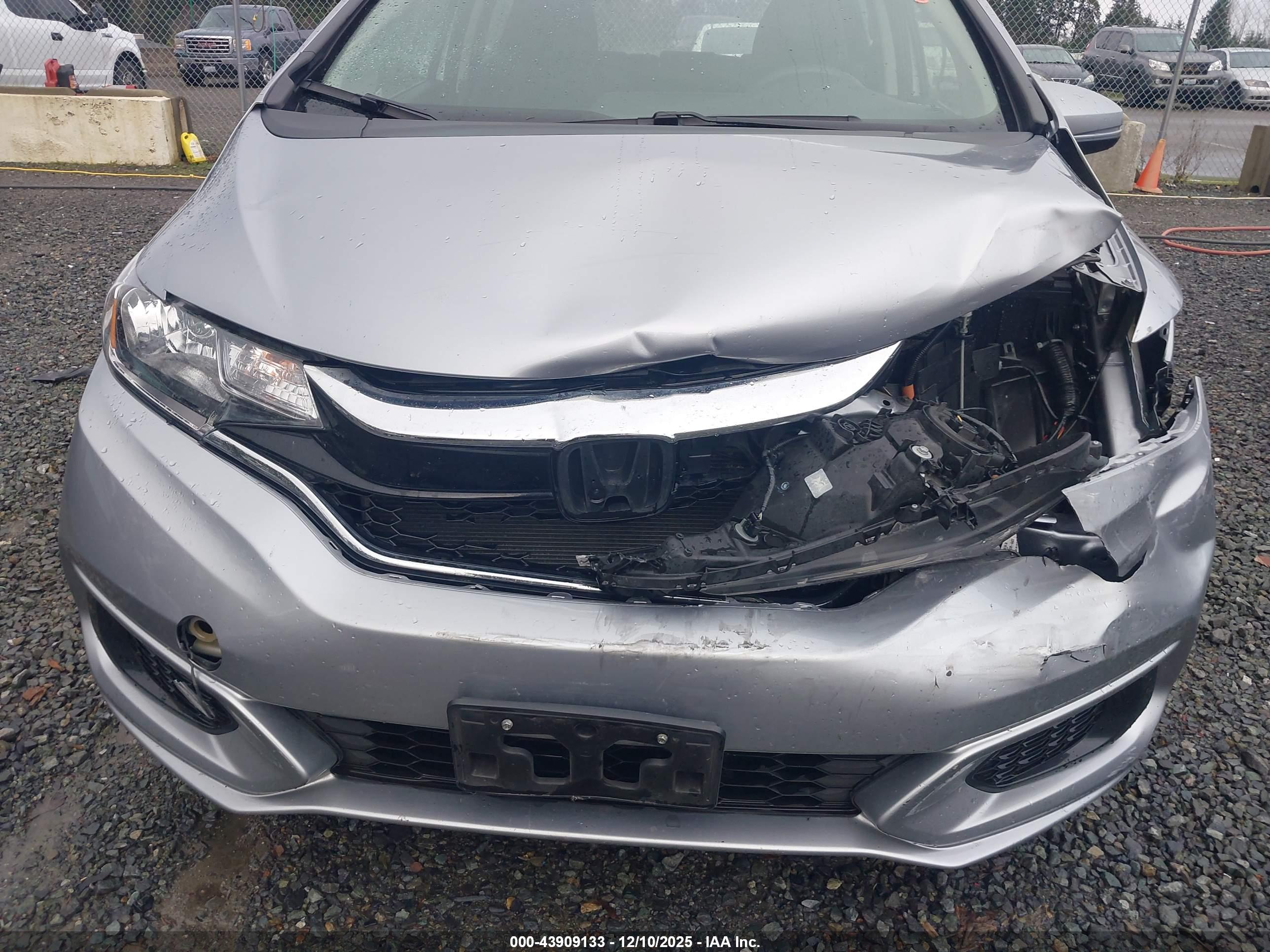 HONDA FIT image 6
