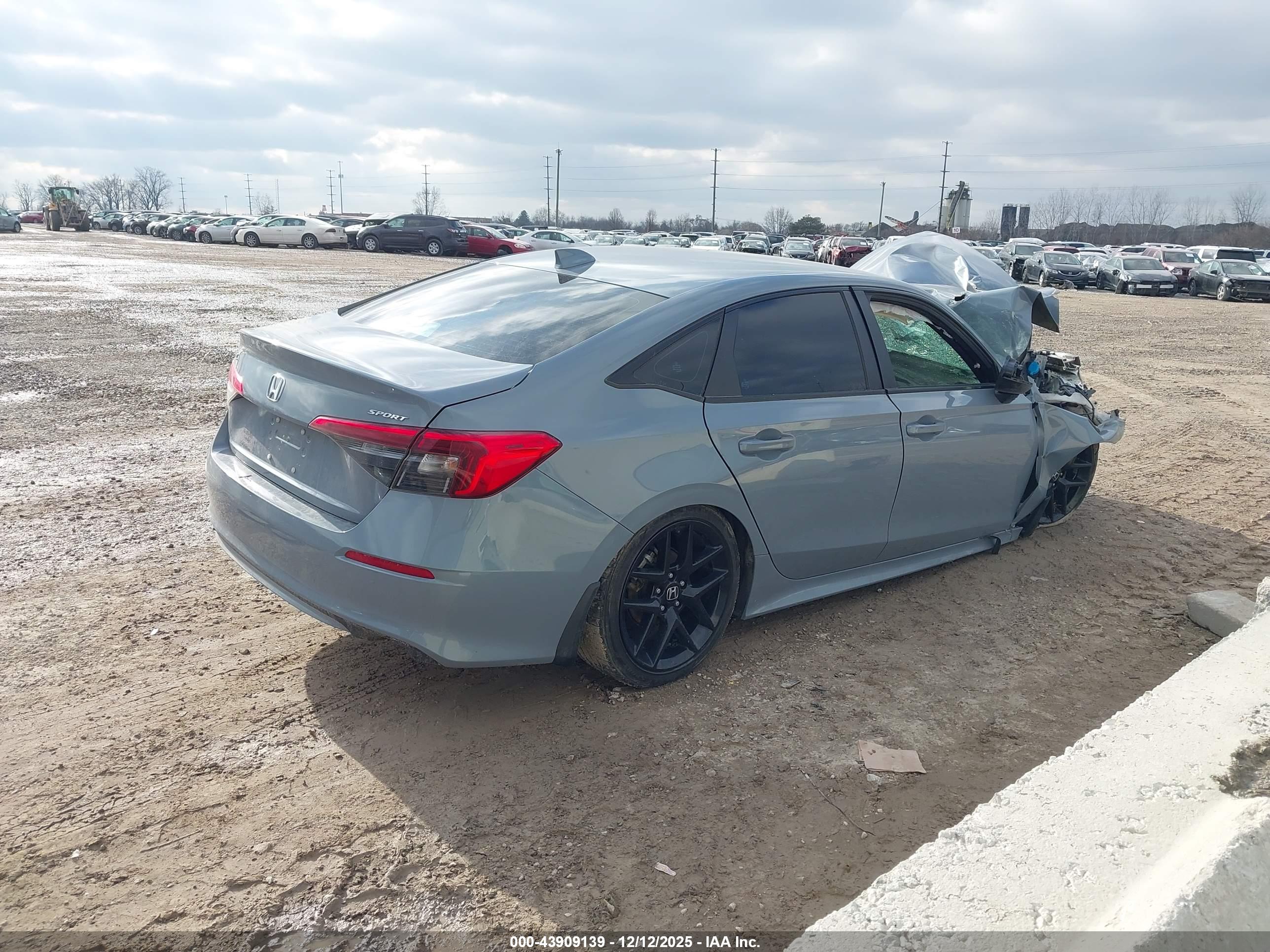 HONDA CIVIC image 4