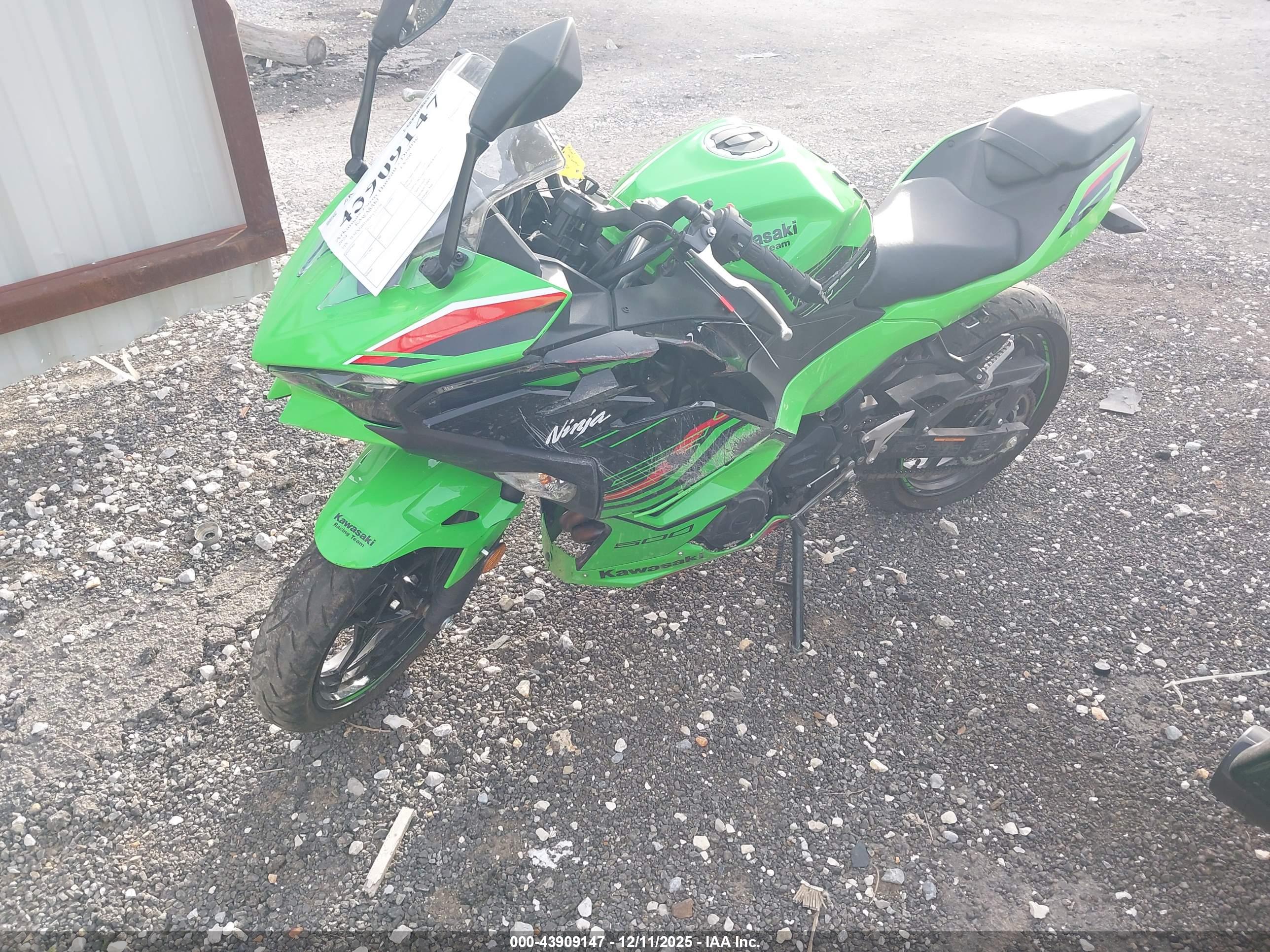 KAWASAKI EX500 image 2