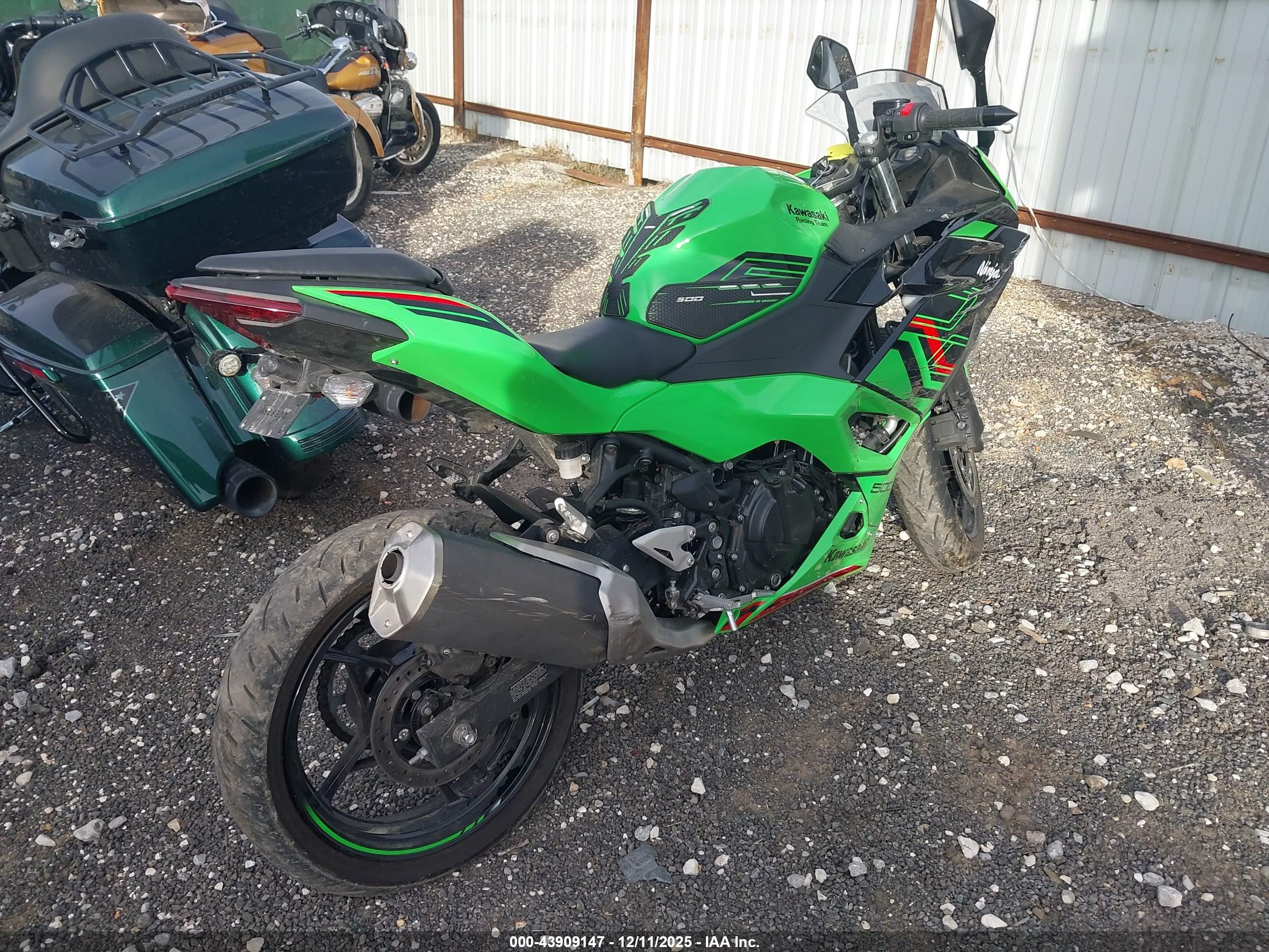 KAWASAKI EX500 image 4