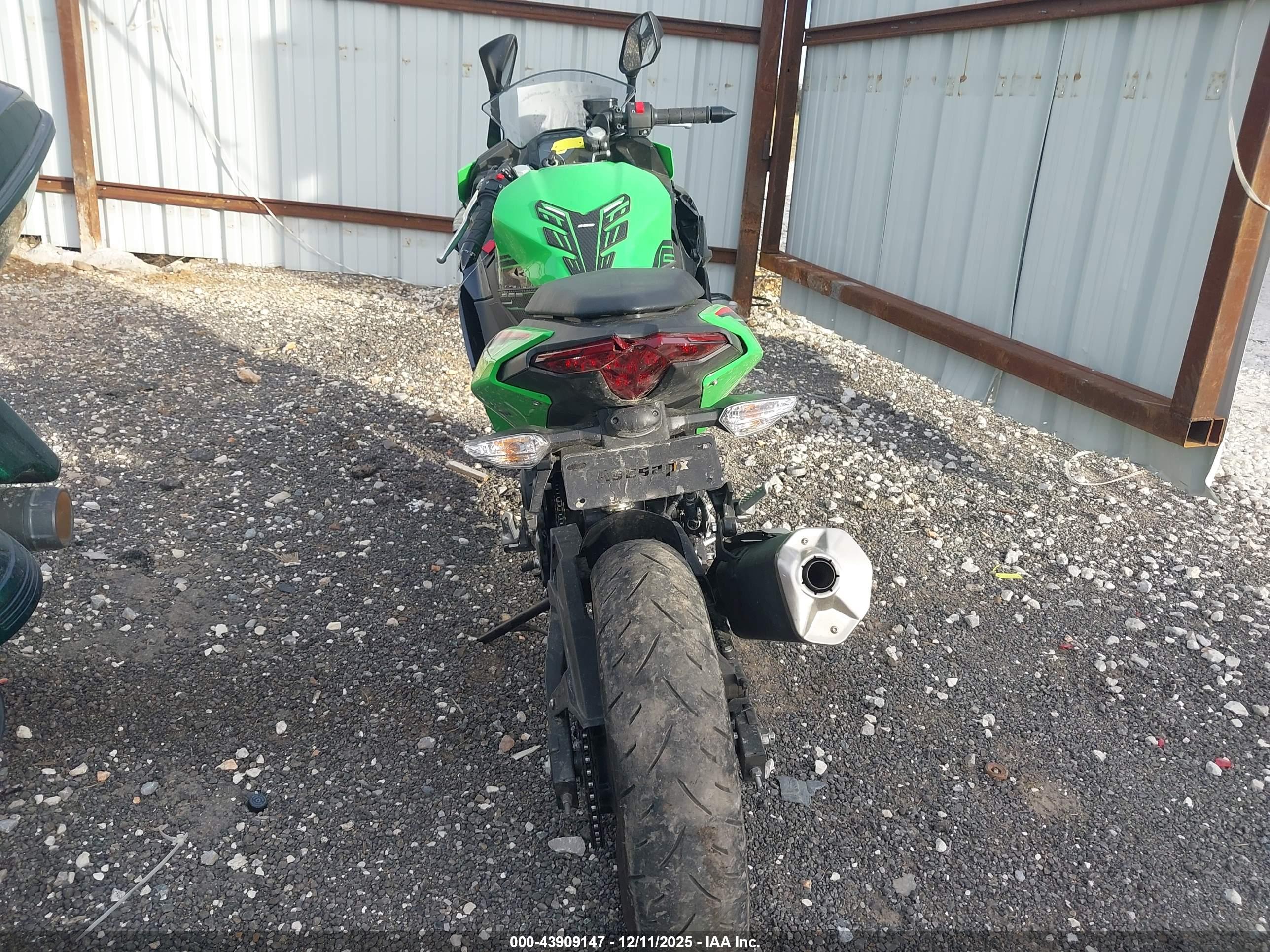 KAWASAKI EX500 image 6
