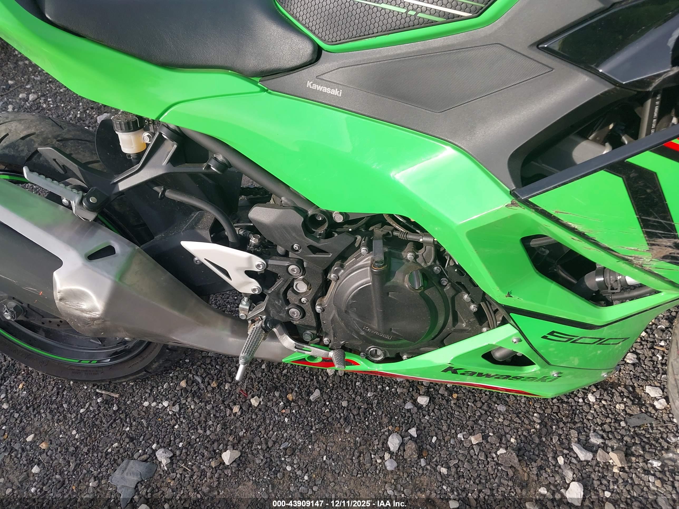 KAWASAKI EX500 image 8