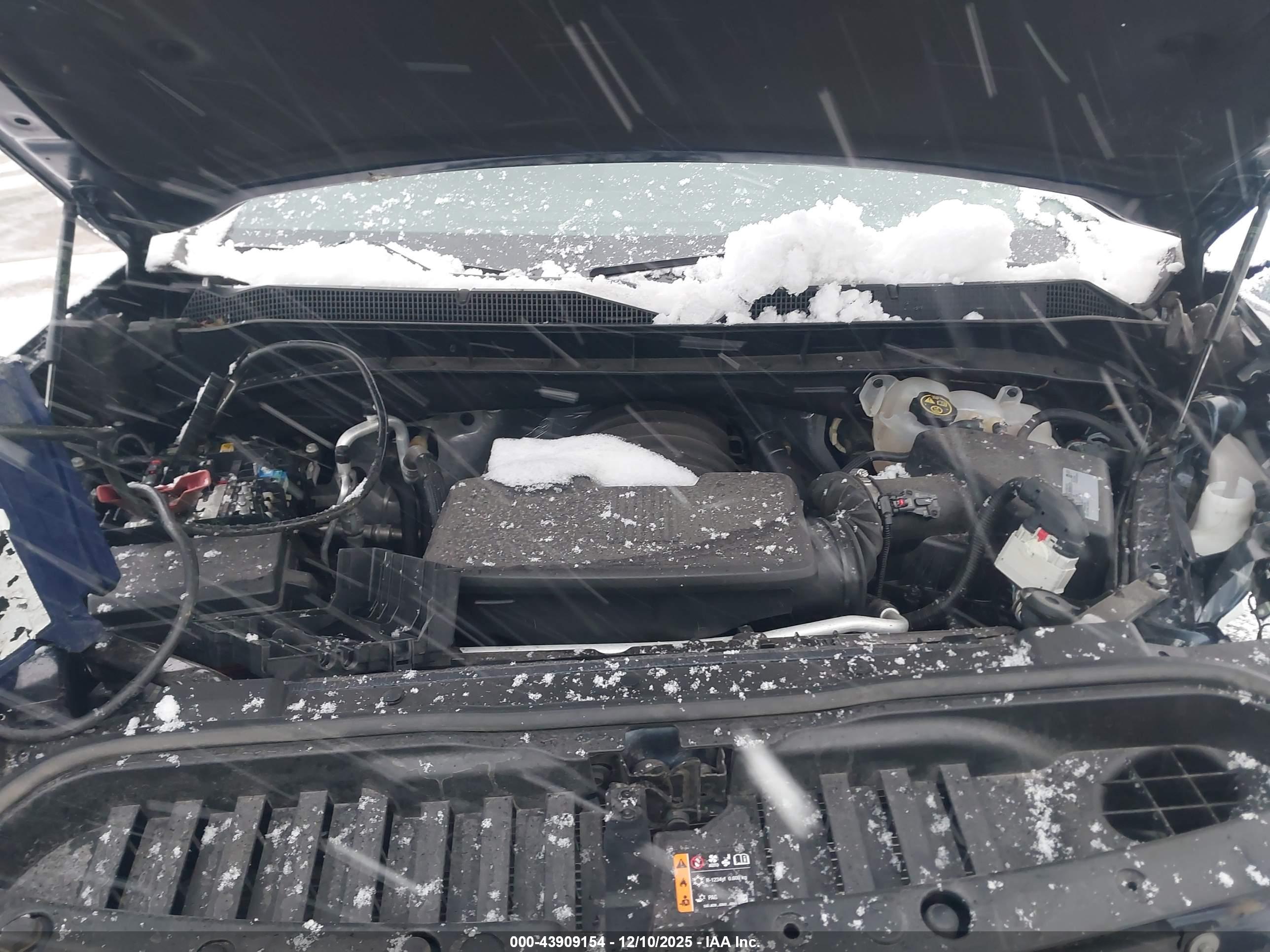 CHEVROLET SILVERADO image 10