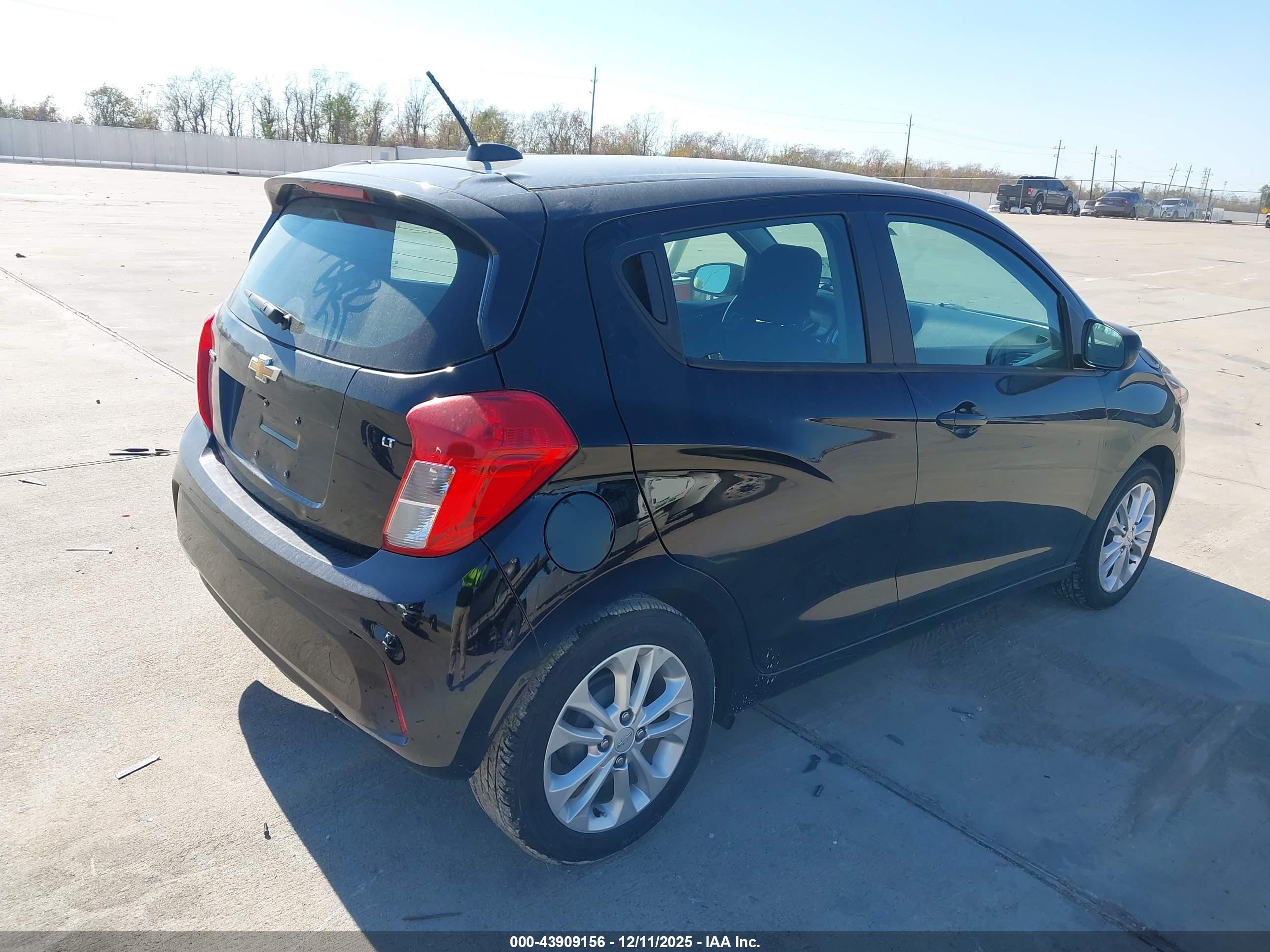 CHEVROLET SPARK image 4